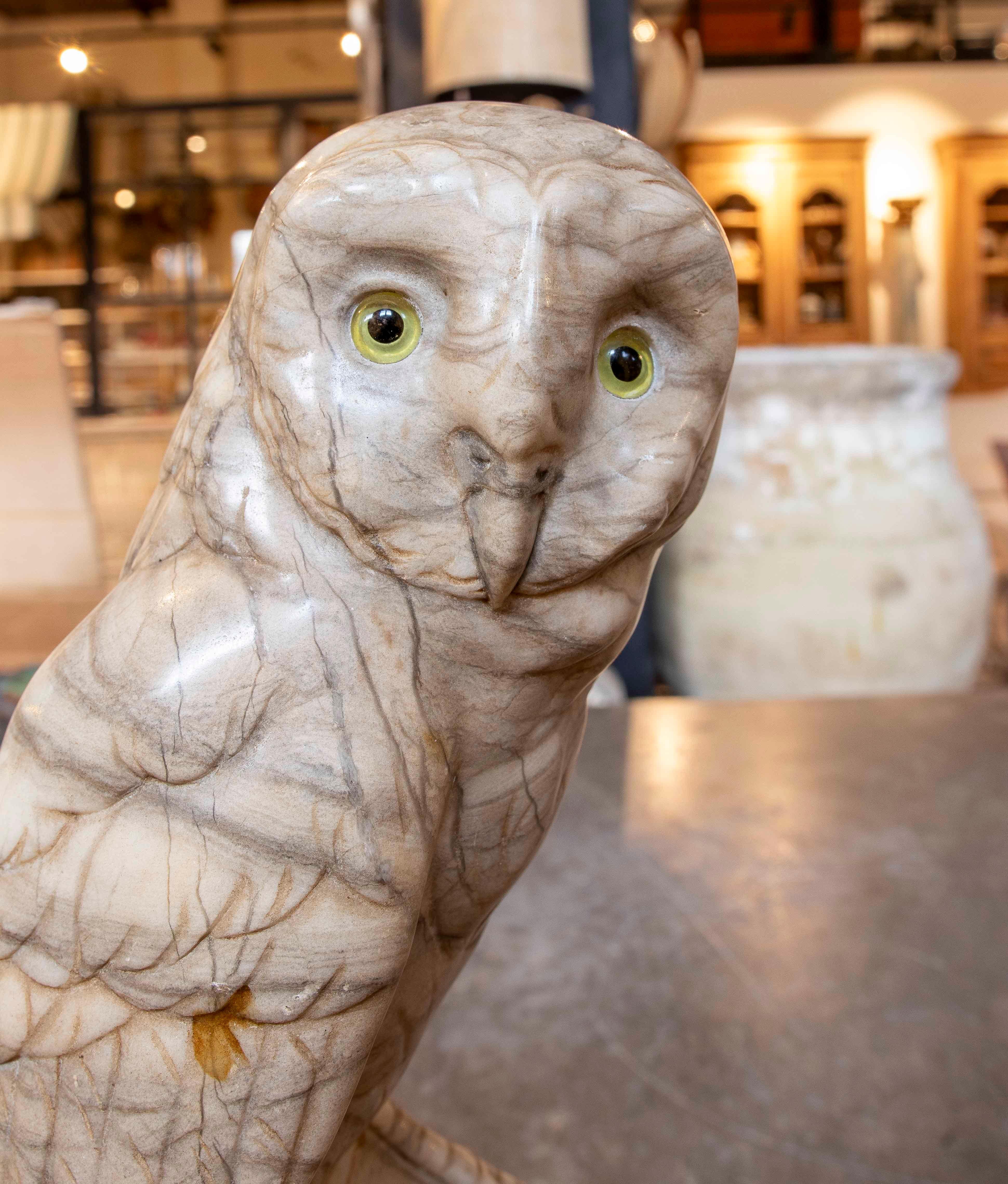 1970s Sculpture of Owl Carved in Italian Marble Veined For Sale 2