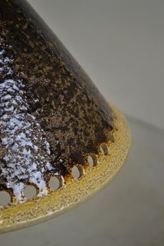 Lampada a sospensione in ceramica traforata Sculputural degli anni '70