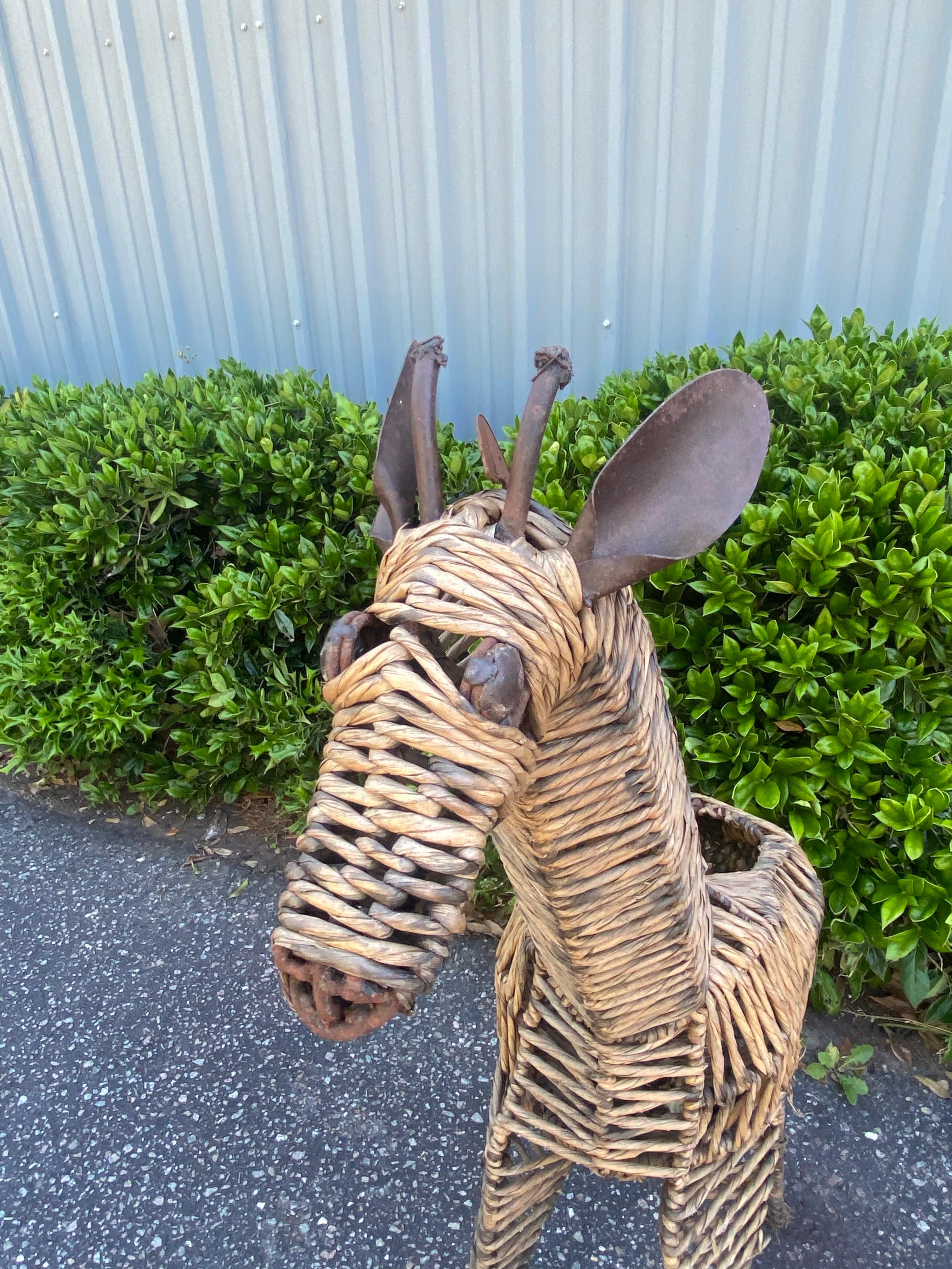 Late 20th Century 1970’s sea grass and metal Giraffe Standing Sculptural Planter For Sale