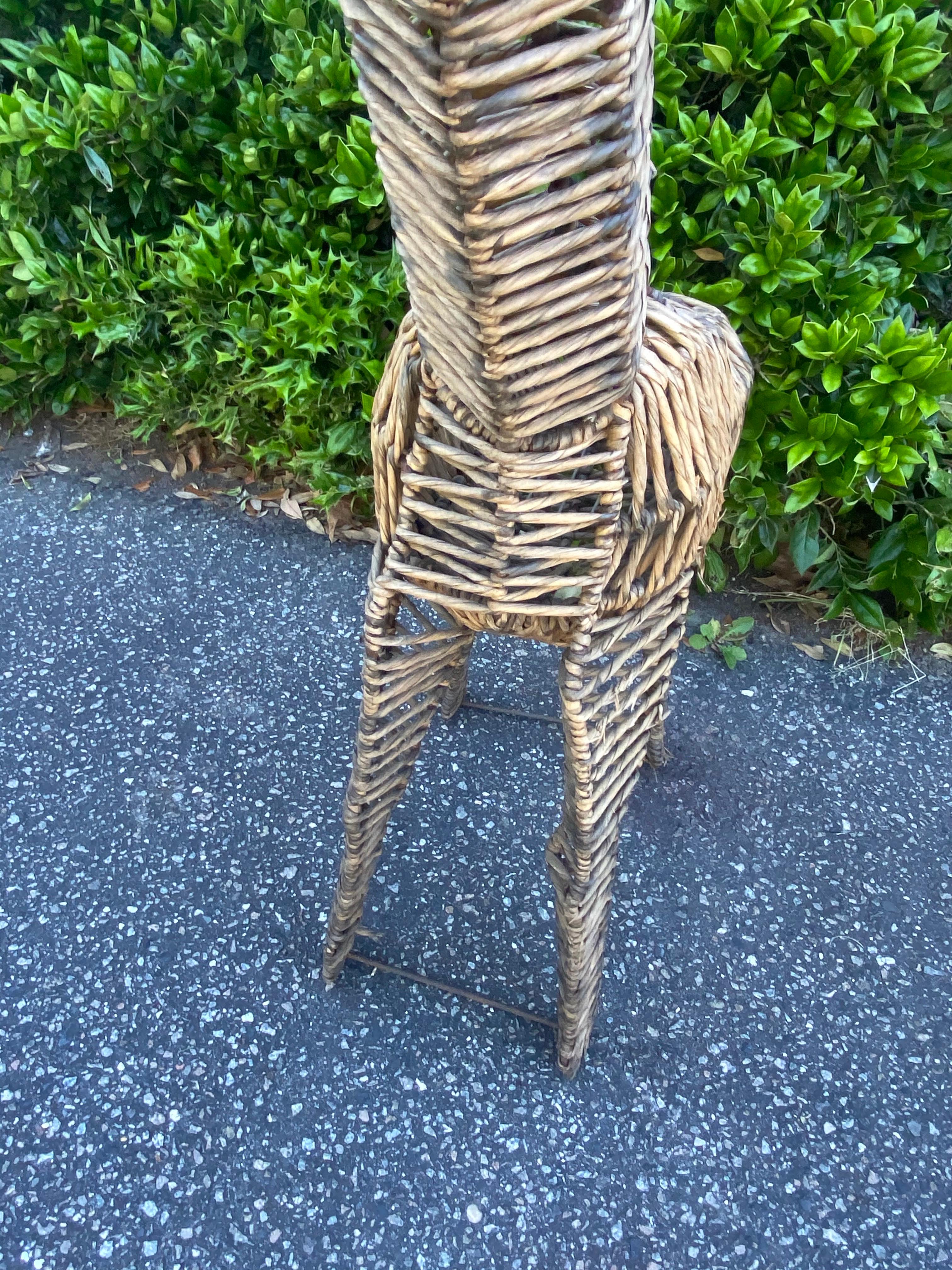 1970’s sea grass and metal Giraffe Standing Sculptural Planter For Sale 1