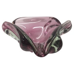 1970s Seguso Mid-Century Modern Purple Murano GlassItalian Triangular Ashtray