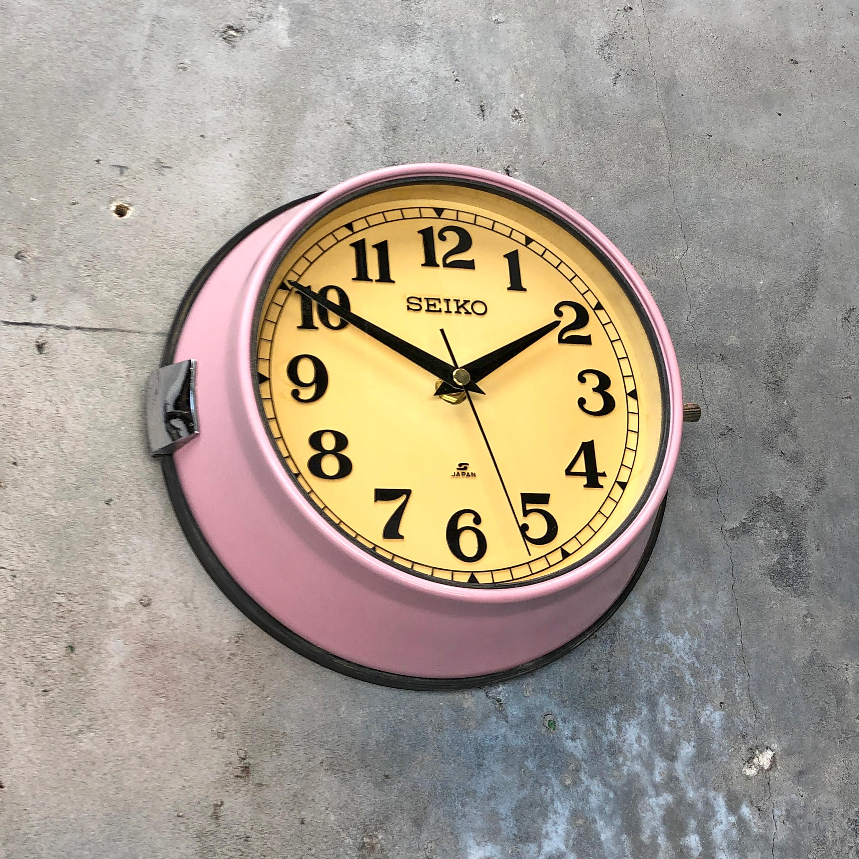 1970s Seiko Retro Vintage Industrial Antique Steel Quartz Wall Clock, Pink For Sale 2