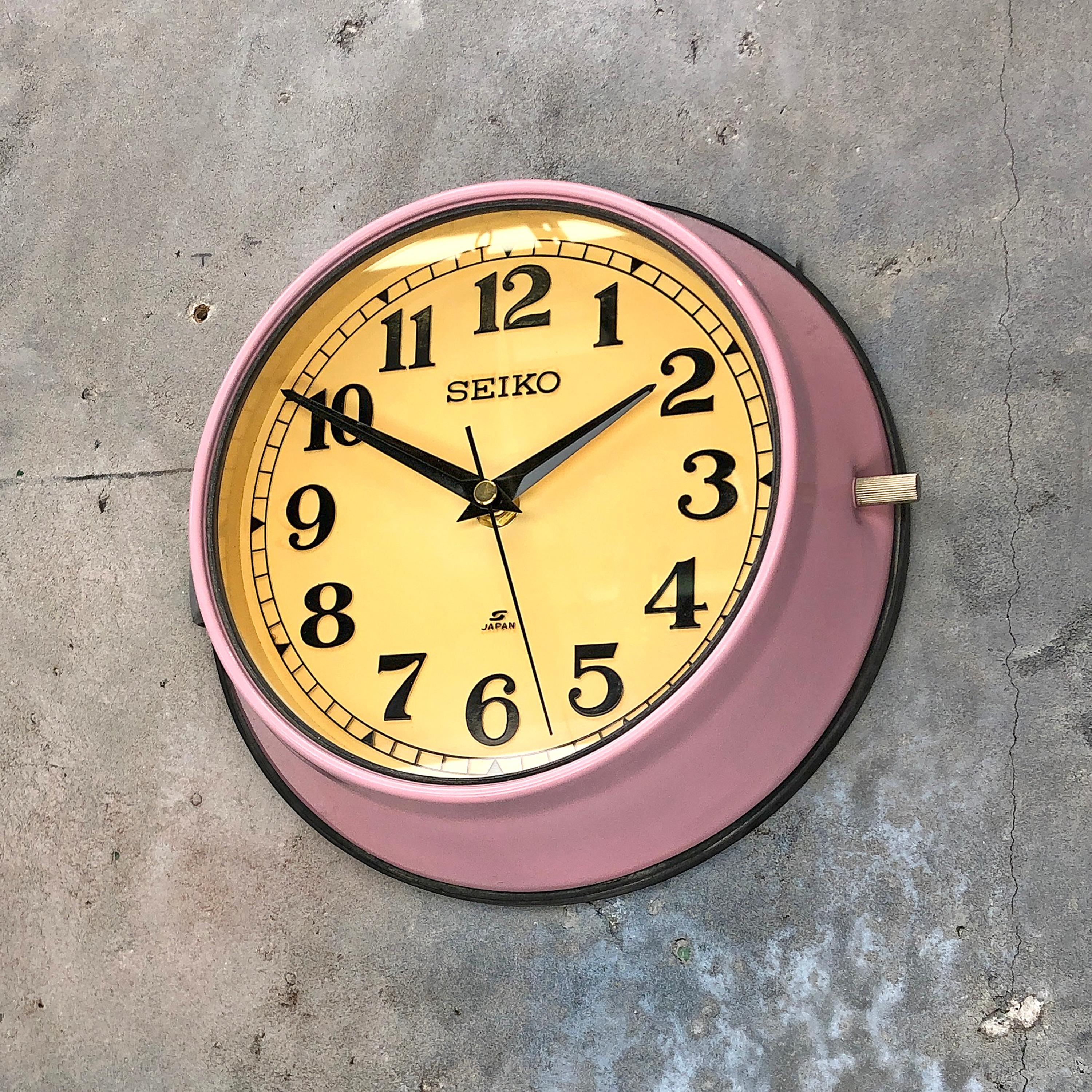 1970s Seiko Retro Vintage Industrial Antique Steel Quartz Wall Clock, Pink For Sale 4