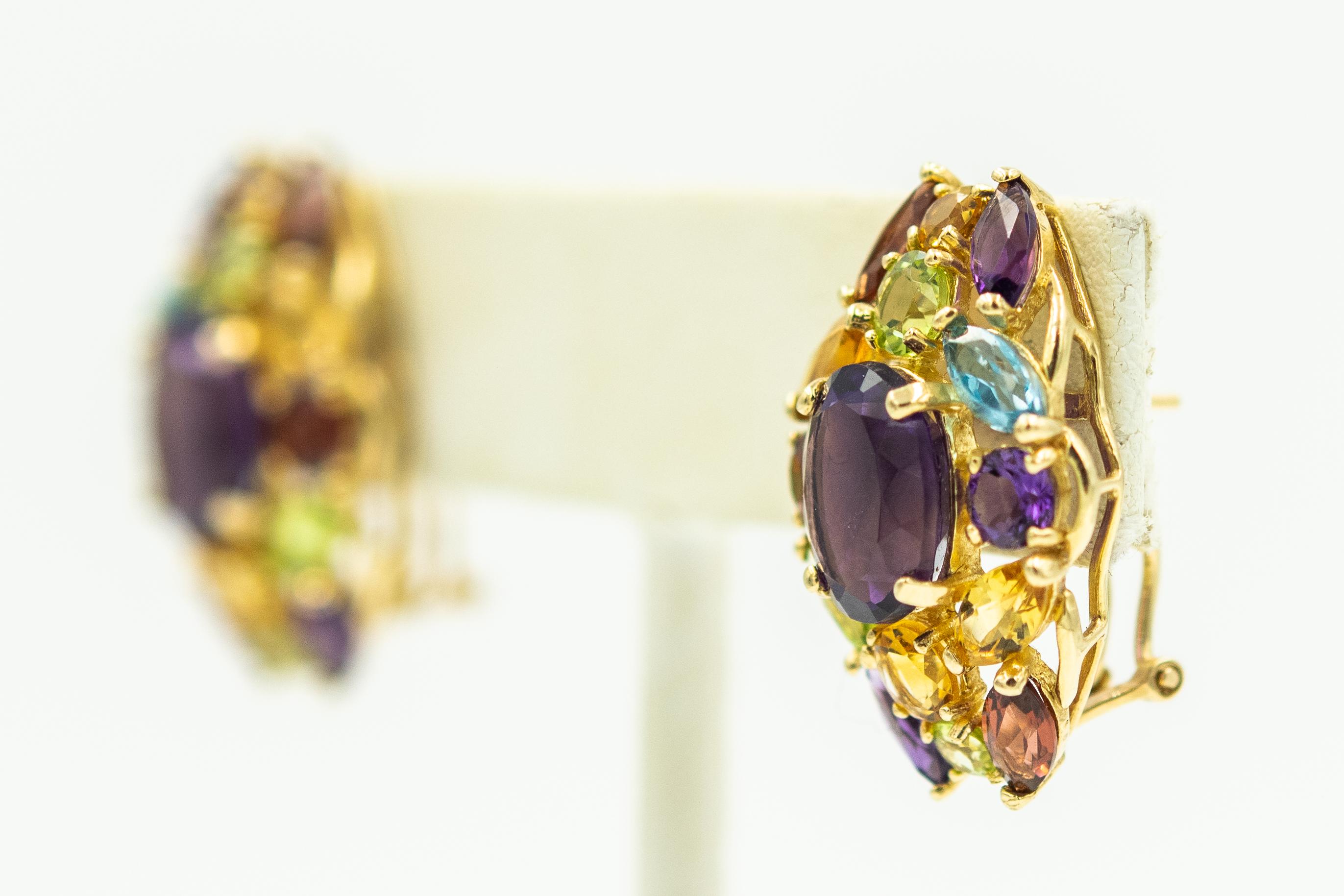 Women's 1970s Semi Precious Gemstone Gold Flower Bracelet Earrings Ring and Pendant Set