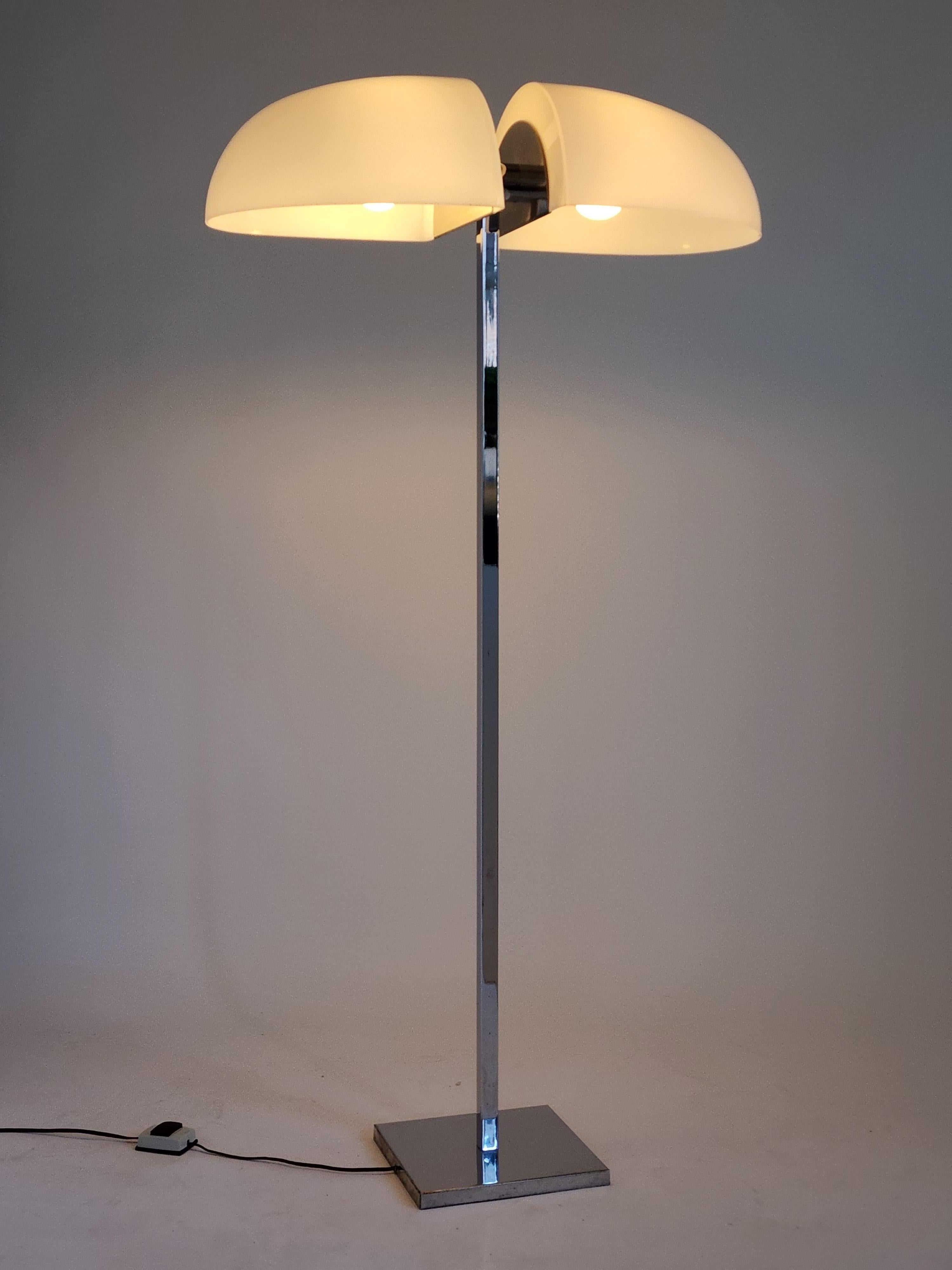 Mid-Century Modern 1970s Sergio Asti Acrylic Shade Floor Lamp, Italy  For Sale