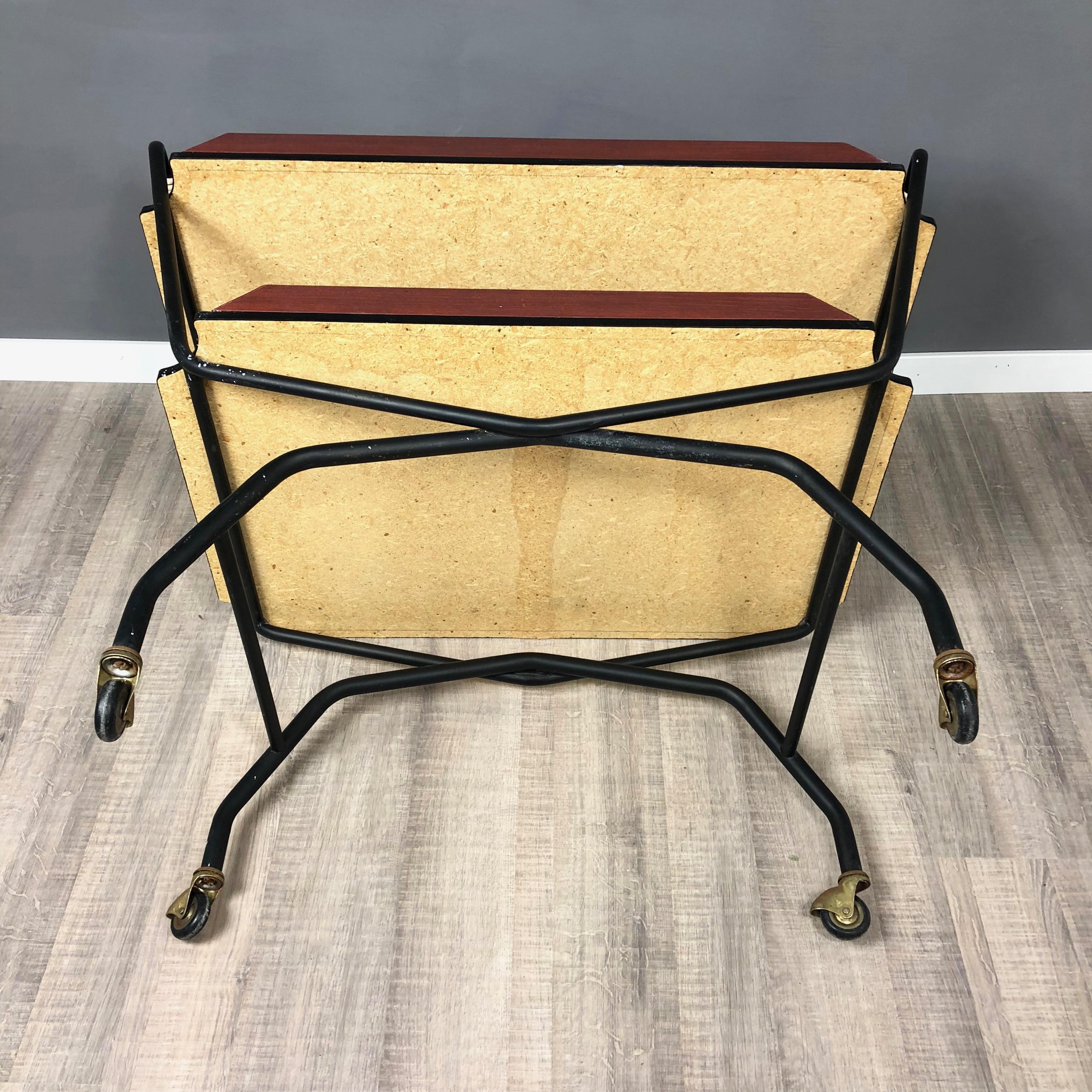 1970s Serving Tray Bar Cart Trolley in Formica and Metal Black and Red Brown For Sale 4