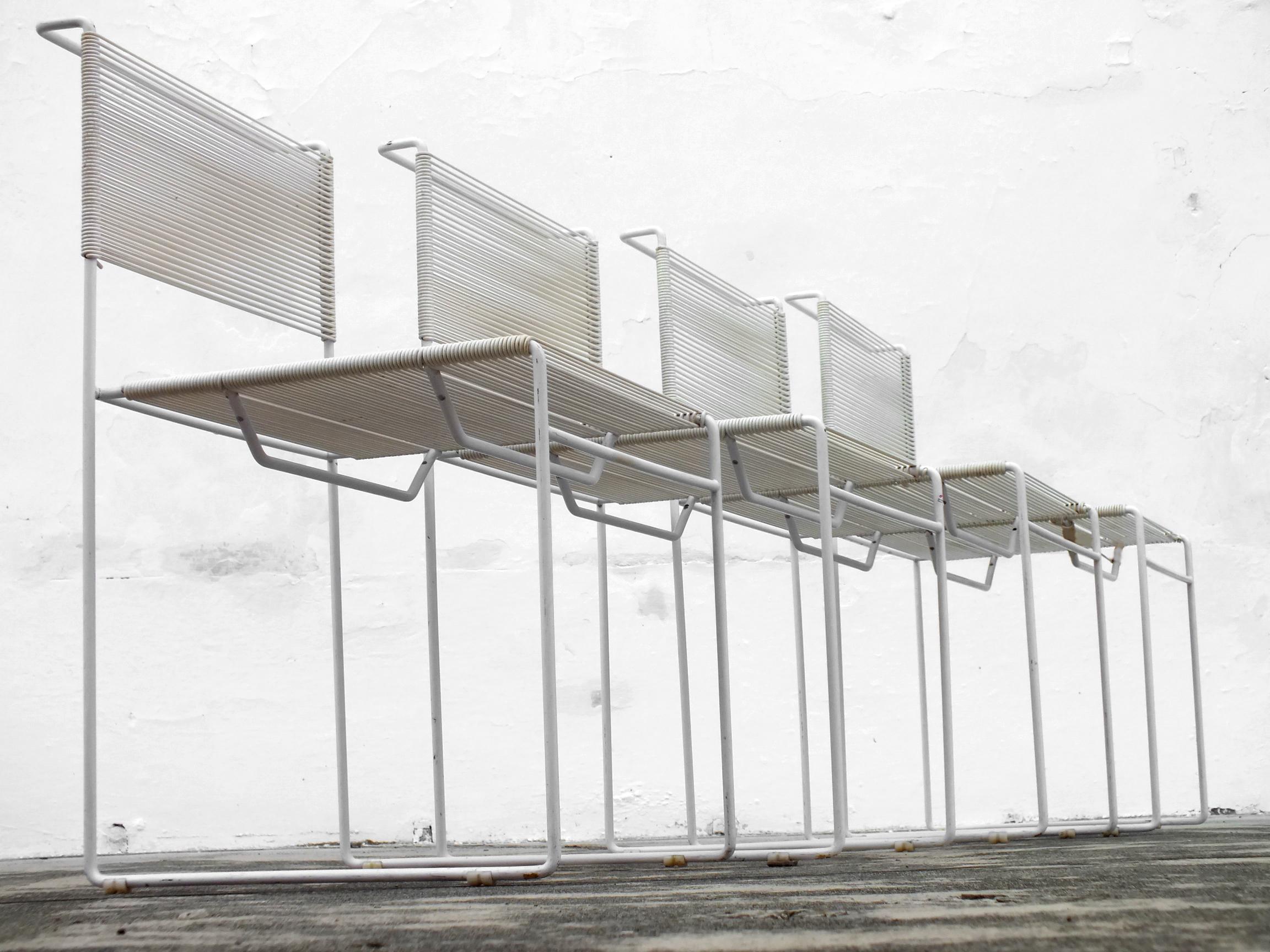 Moderne Ensemble de 4 chaises spaghetti conçu par Giandomenico Belotti pour Fly Line Years des années 1970 en vente