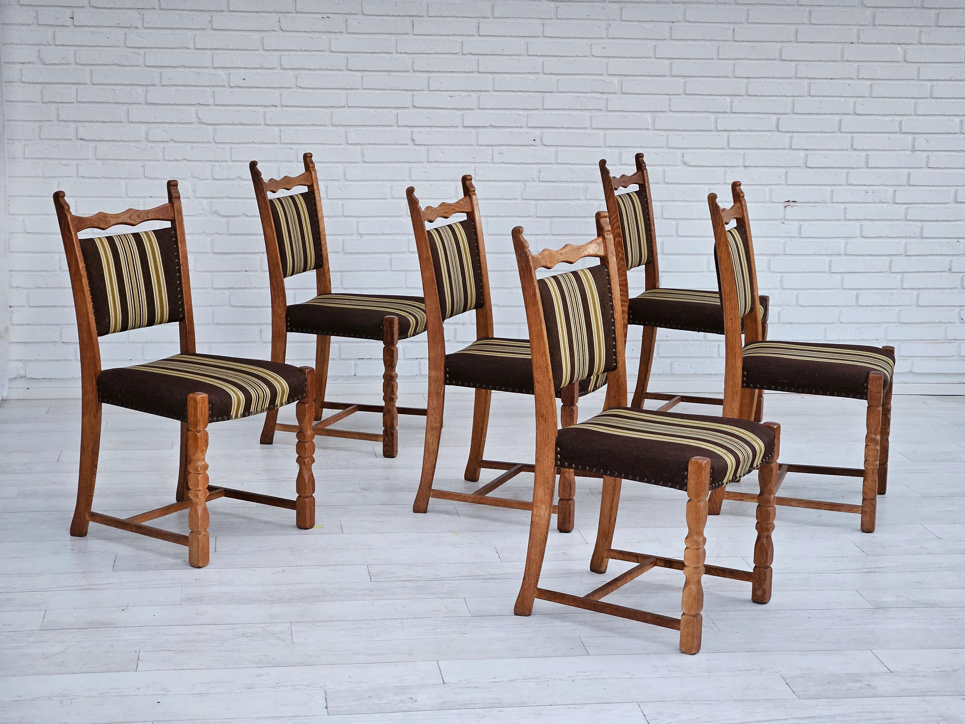 1970s, set of 6 pcs Danish dining chairs. Original very good condition: no smells and no stains. Furniture wool fabric, oak wood. Manufactured by Danish furniture manufacturer in about 1970s.