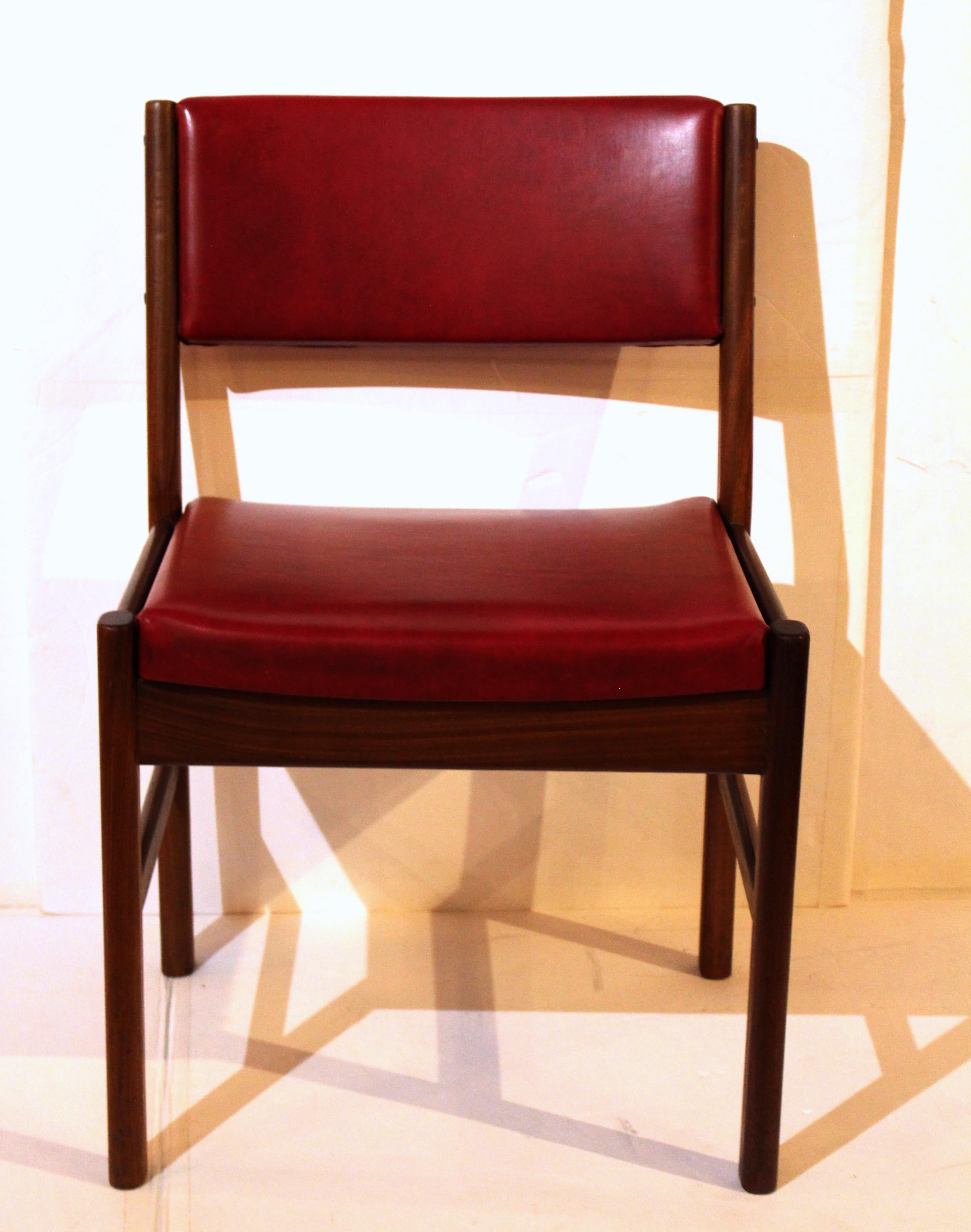 1970s Set of 10 Mid-Century Modern English Side Chairs In Good Condition For Sale In Chapel Hill, NC