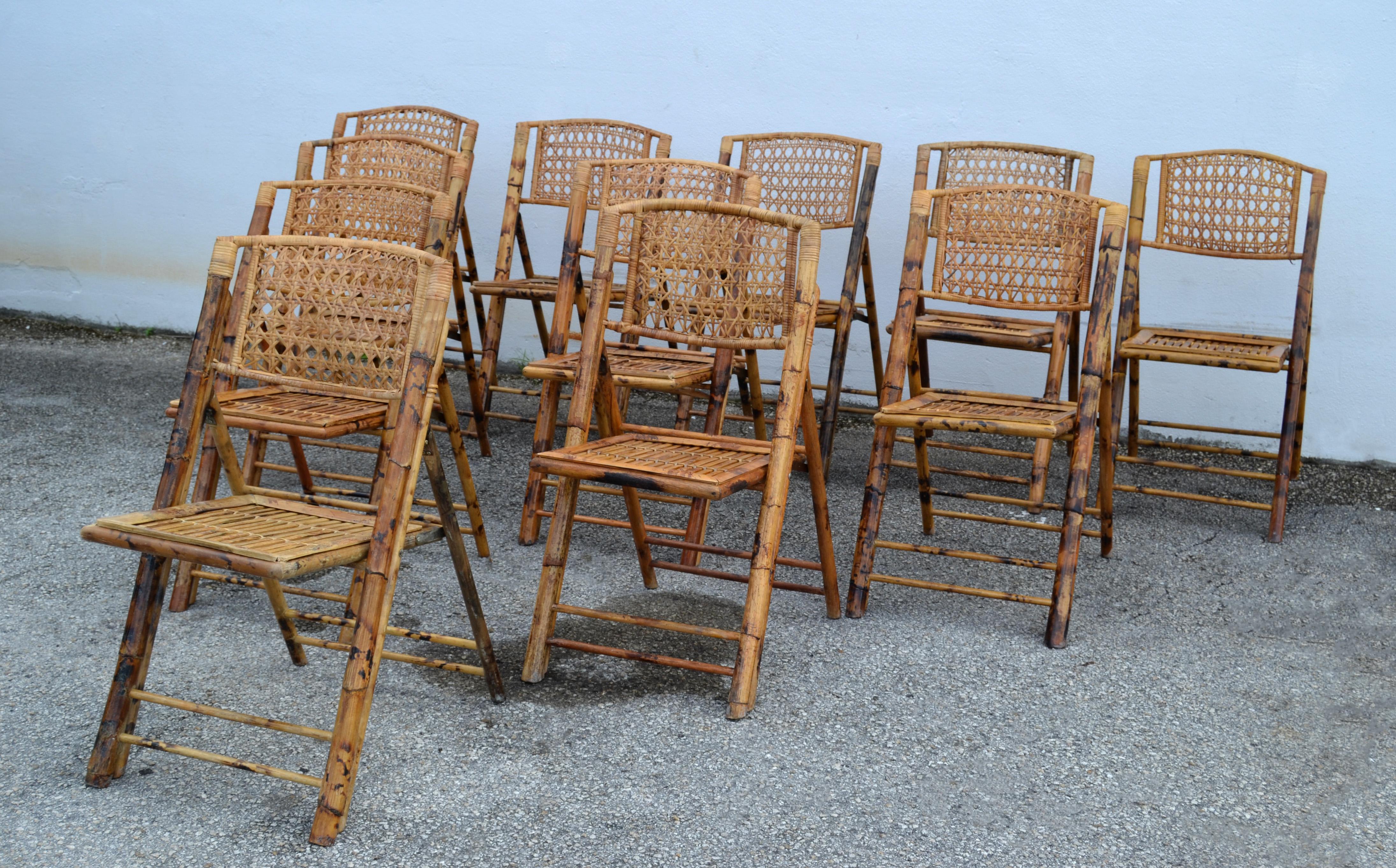 Set de 11 sillas plegables de bambú Tigre Quemado, de los años 70 Bohemian Chic Bohemio en venta
