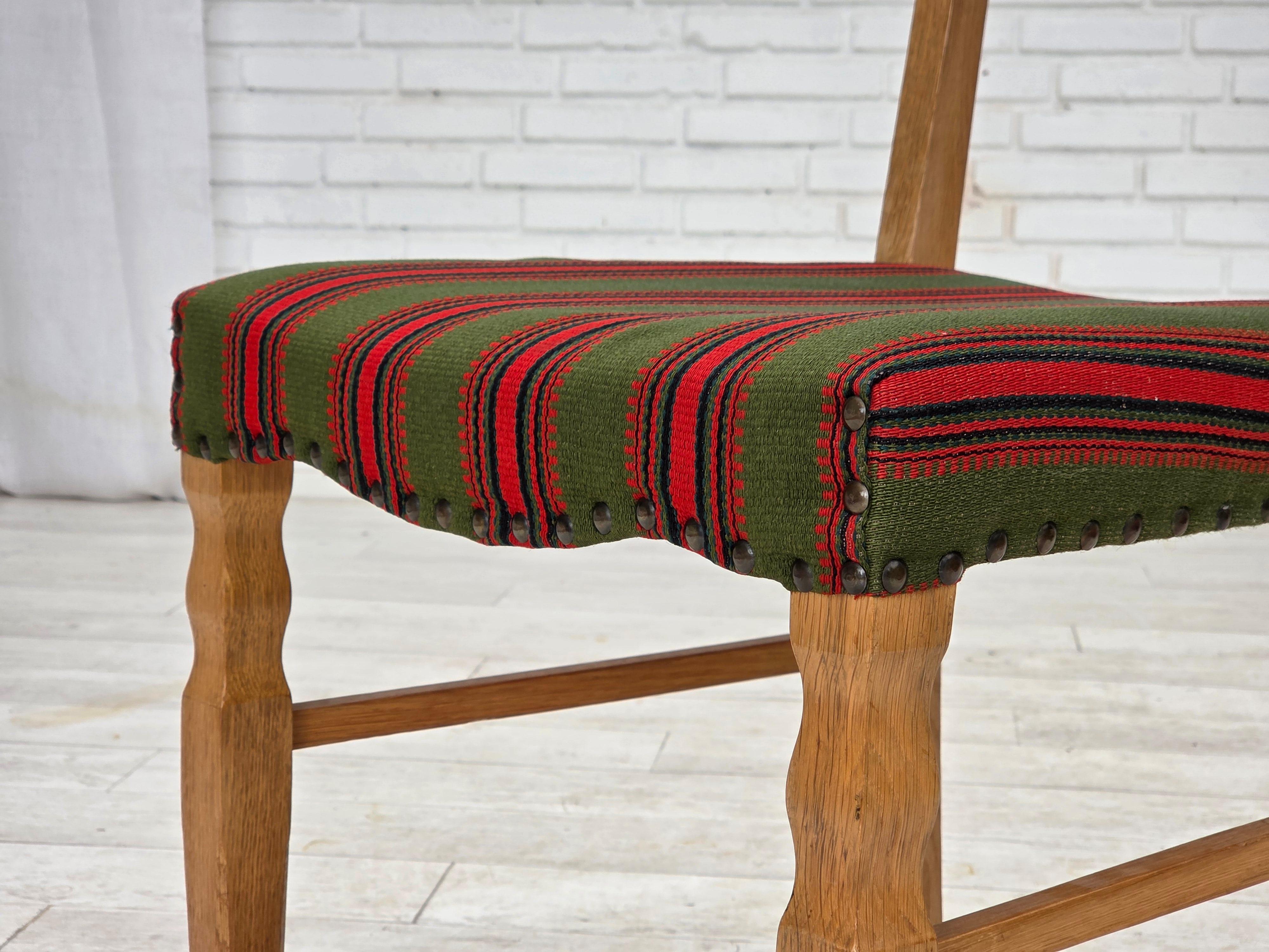 1970, set de 2 chaises de salle à manger danoises, meuble en laine, bois de chêne massif. en vente 8