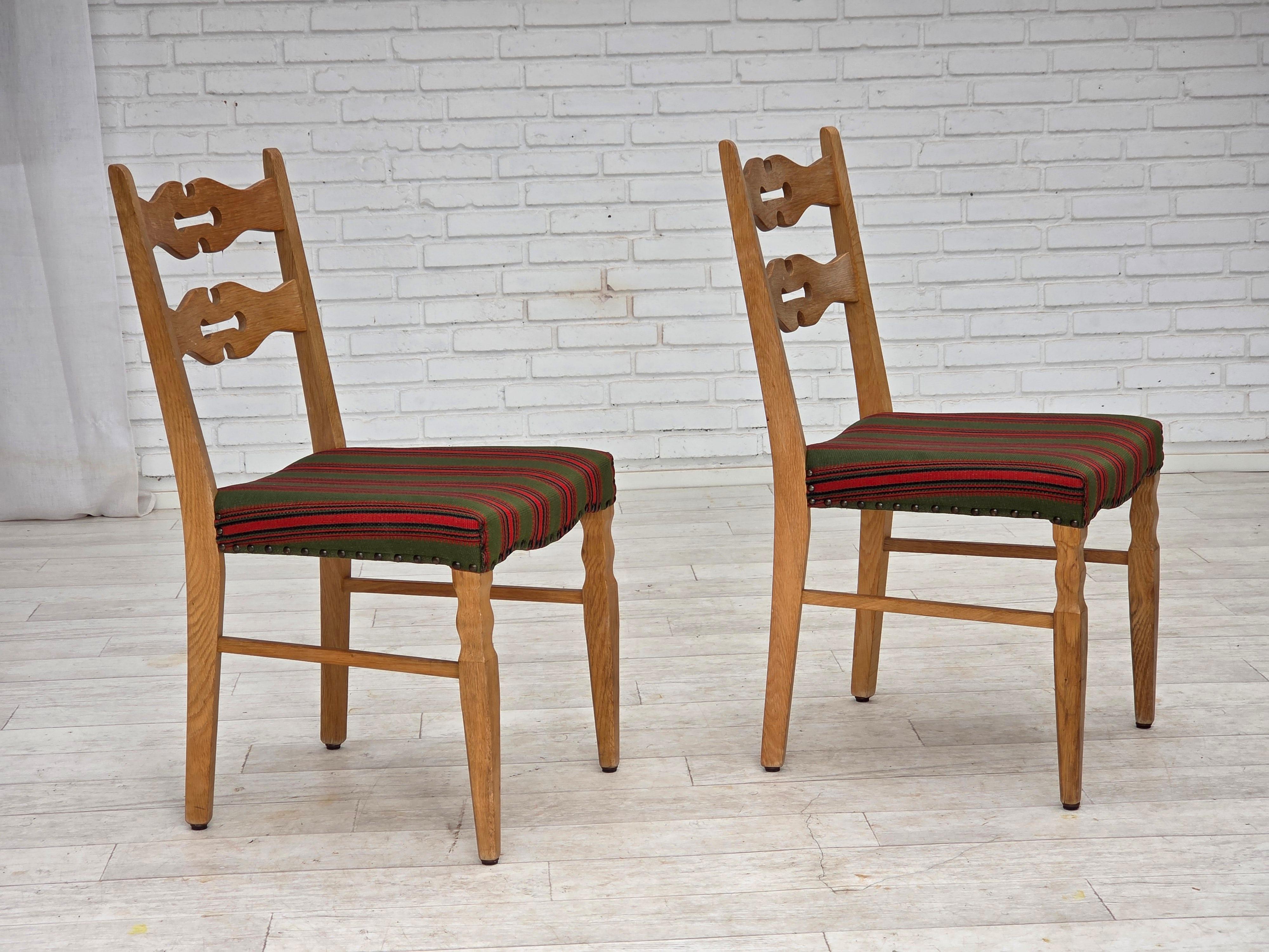 1970, set de 2 chaises de salle à manger danoises, meuble en laine, bois de chêne massif. en vente 1