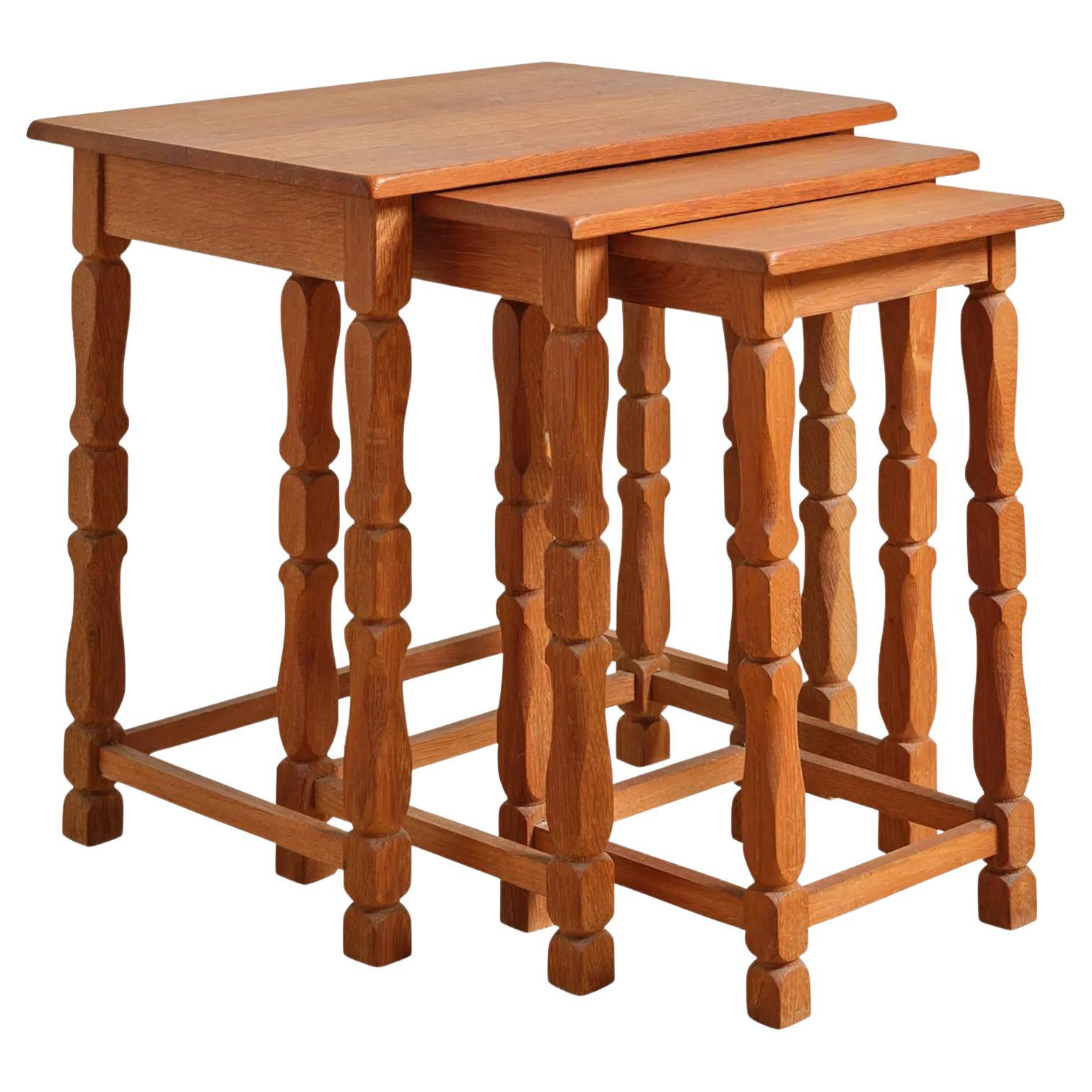 1970er Jahre Satz von 3 Henning Kjaernulf Oak Nesting Tables
