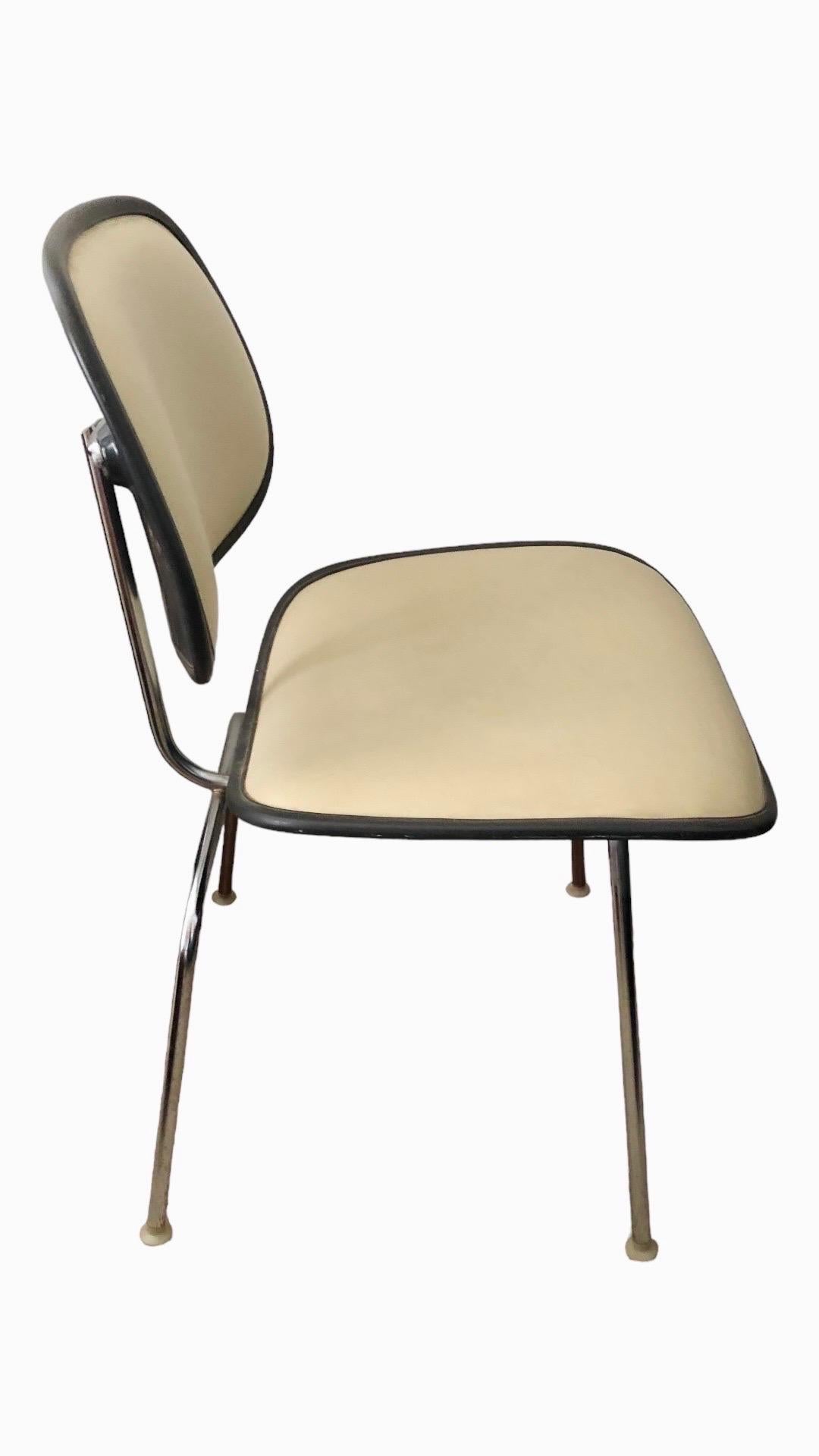Mid-Century Modern 1970 Paire de chaises Charles and Ray Eames pour Herman Miller DCMU en vente