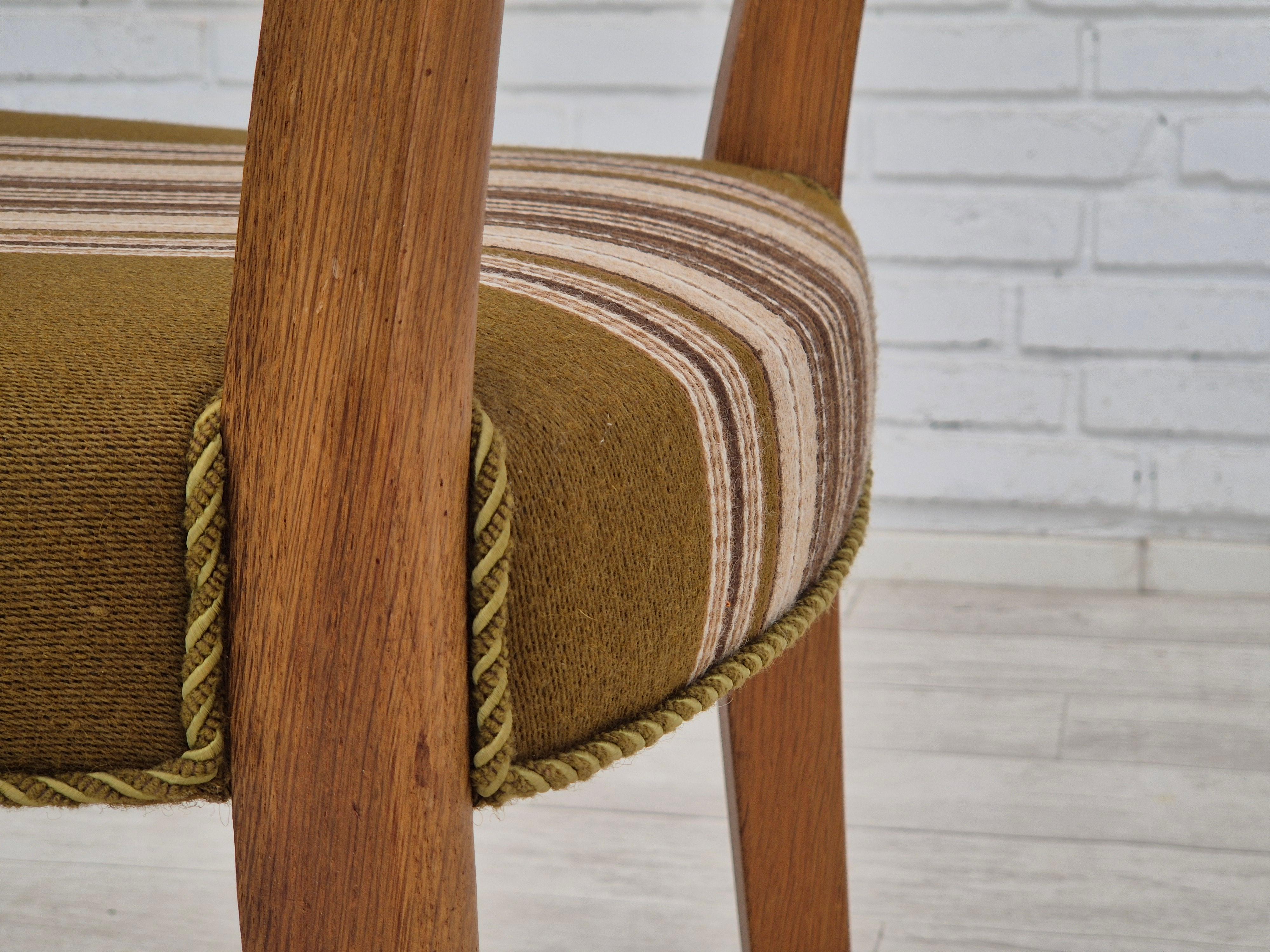 1970er, Satz von 4 dänischen Esszimmerstühlen in OAK Wood, grüne Möbelwolle. im Angebot 4
