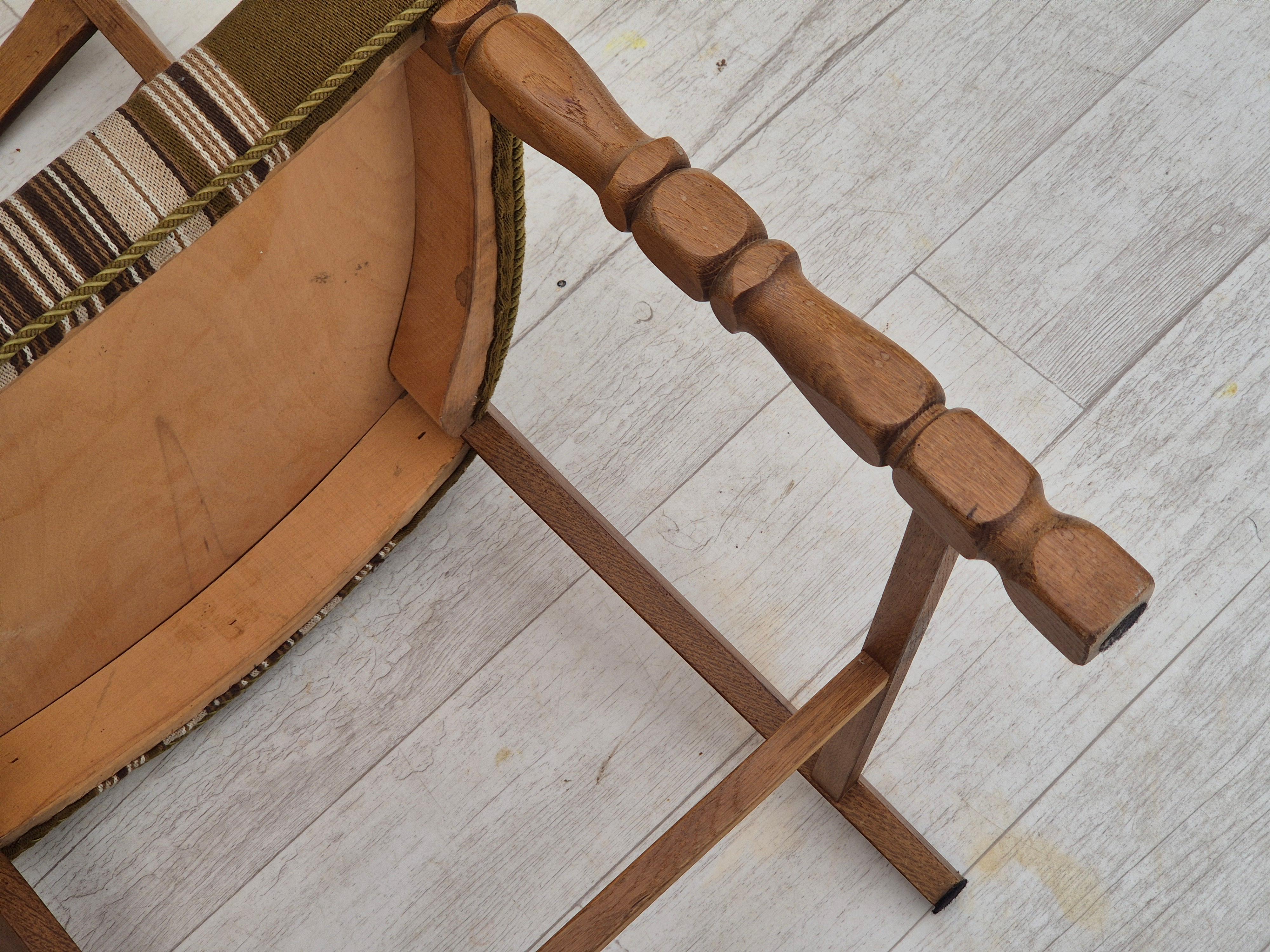1970er, Satz von 4 dänischen Esszimmerstühlen in OAK Wood, grüne Möbelwolle. im Angebot 7