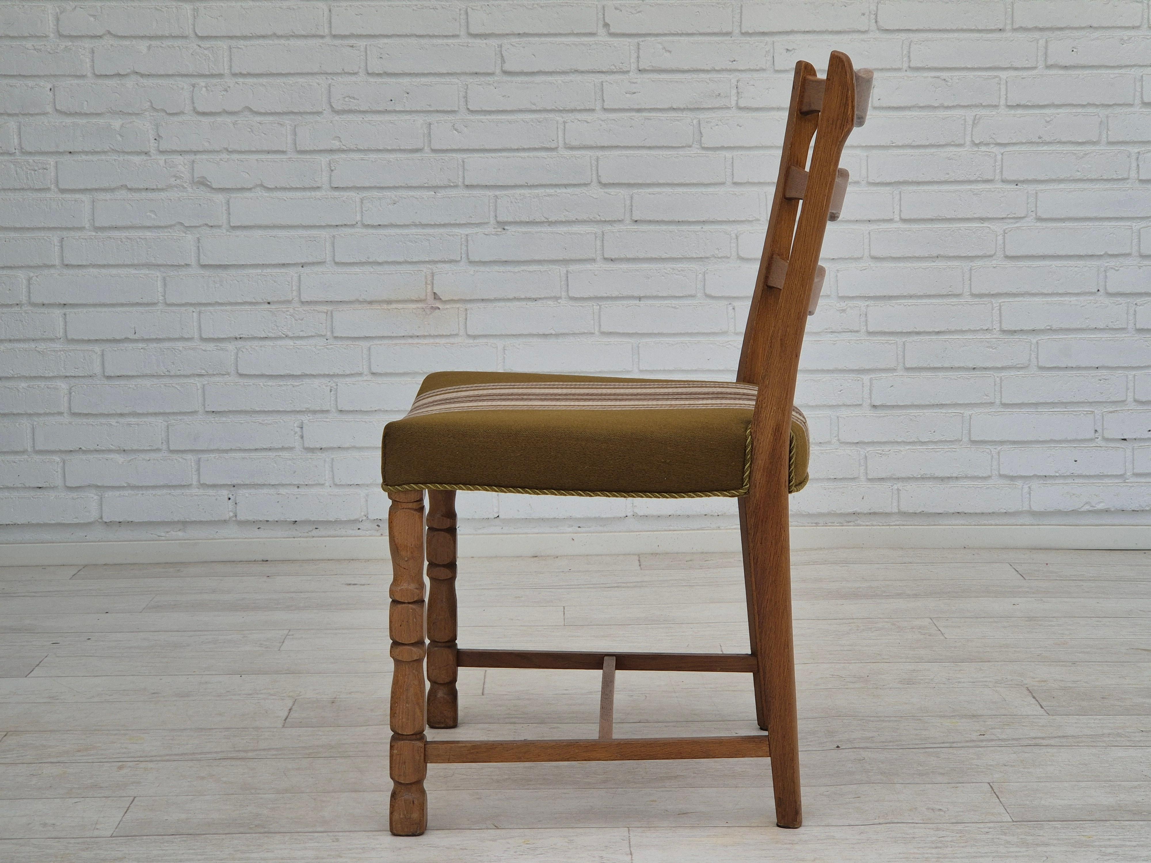1970er, Satz von 4 dänischen Esszimmerstühlen in OAK Wood, grüne Möbelwolle. (Dänisch) im Angebot