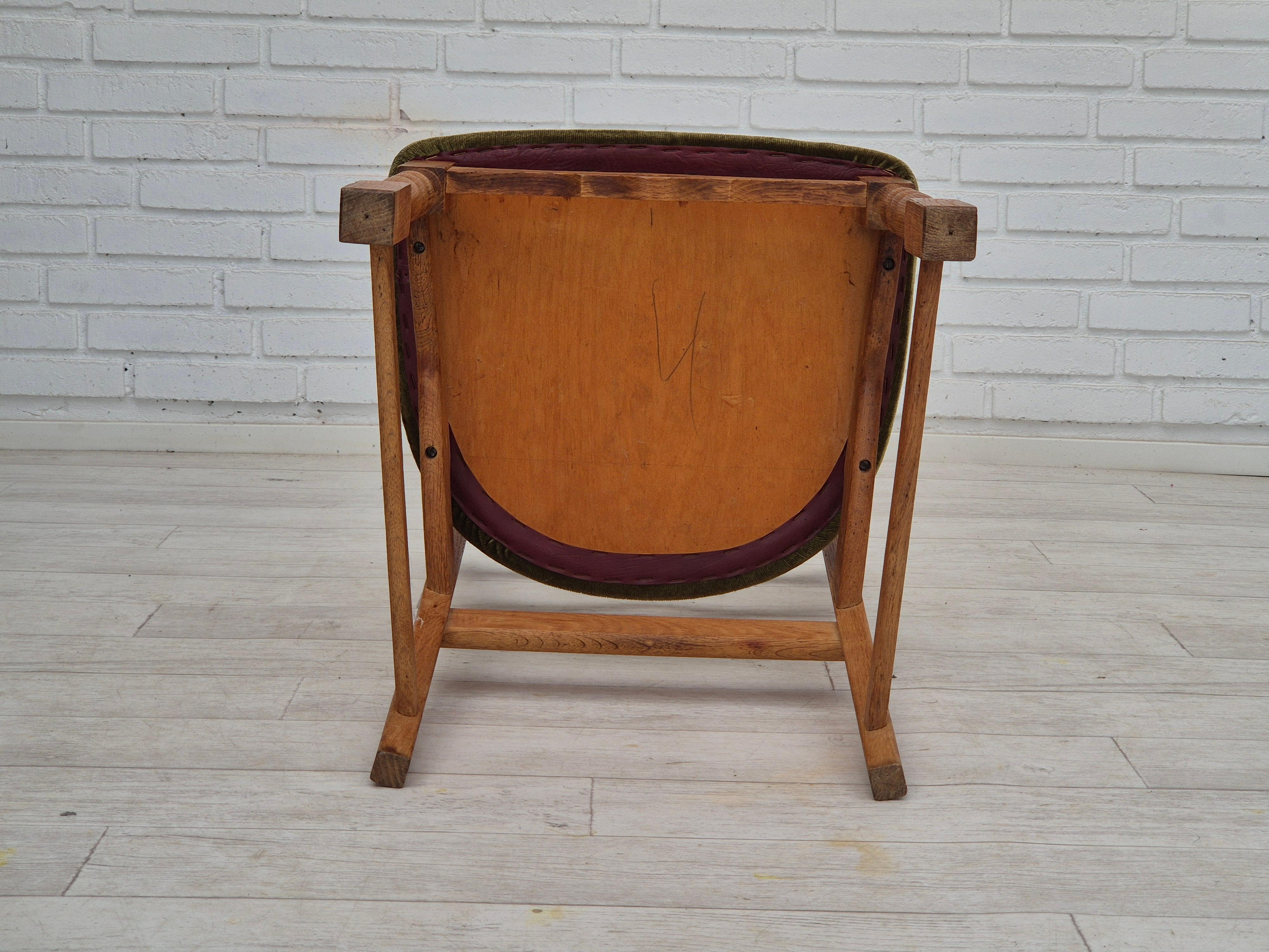 1970er Jahre, 4 dänische Esszimmerstühle, Originalzustand, Eichenholz. im Angebot 10