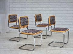 Anni '70, set di 4 sedie da pranzo italiane in stile Bauhaus.