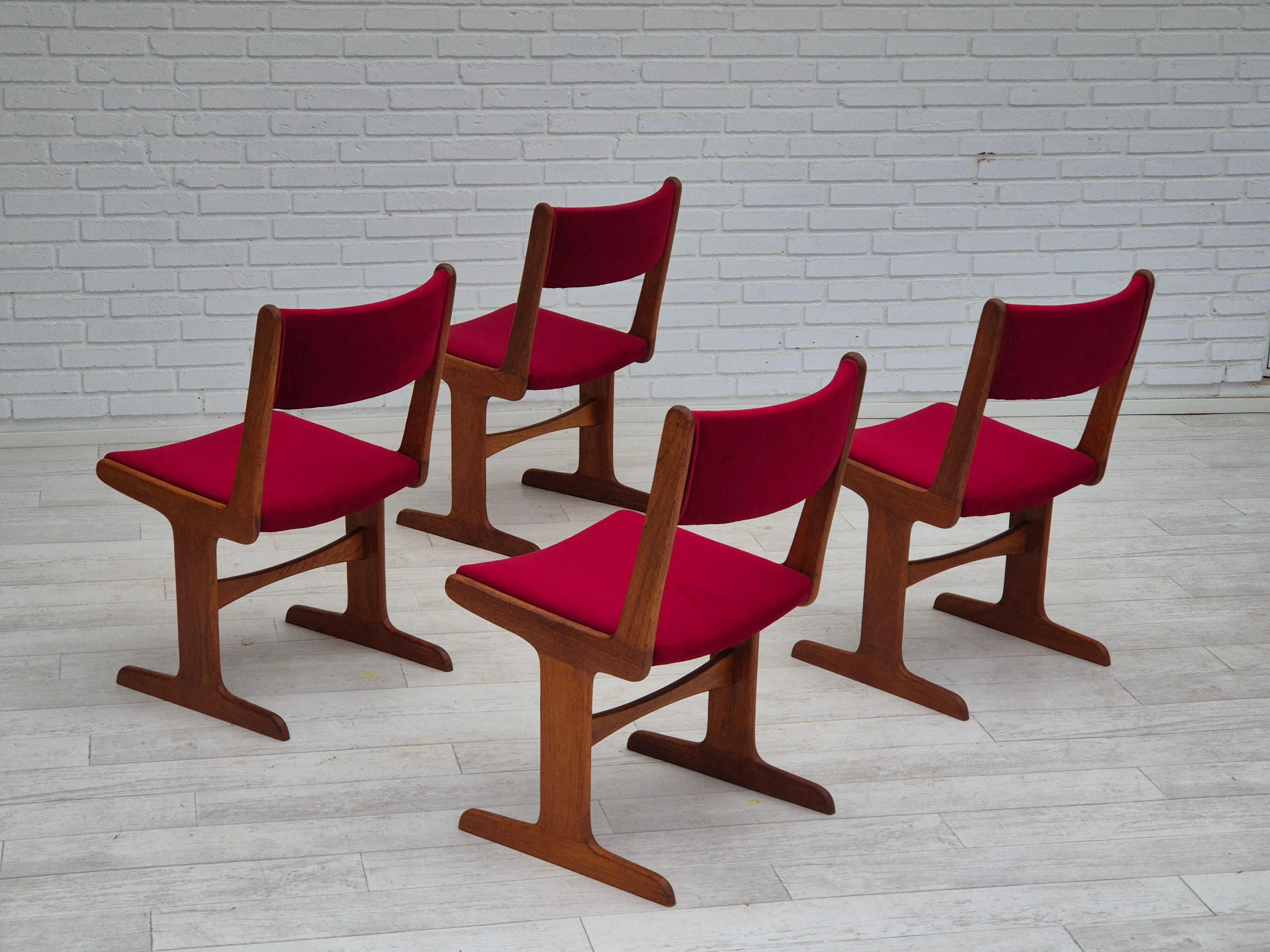 Mid-20th Century 1970s, set of 4 reupholstered Danish chairs, teak wood, cherry-red velour. For Sale