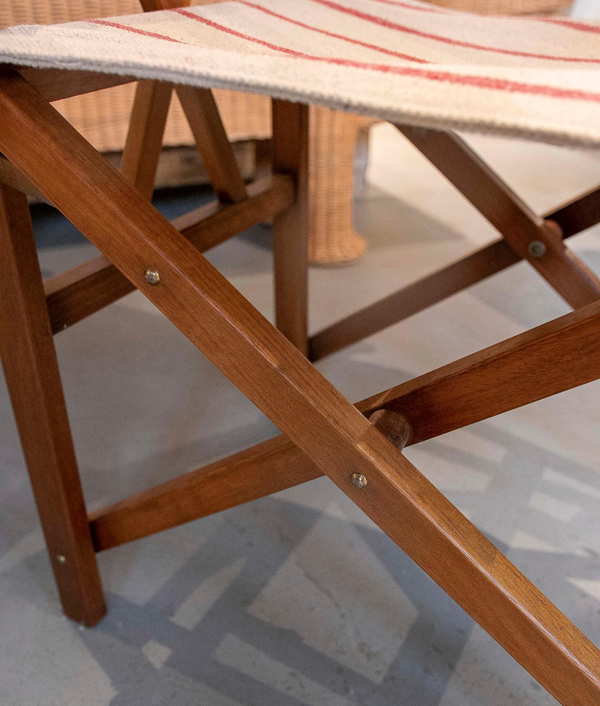 1970s Set of 4 Vintage Director's Chairs in Wood and Red Striped Canvas For Sale 6