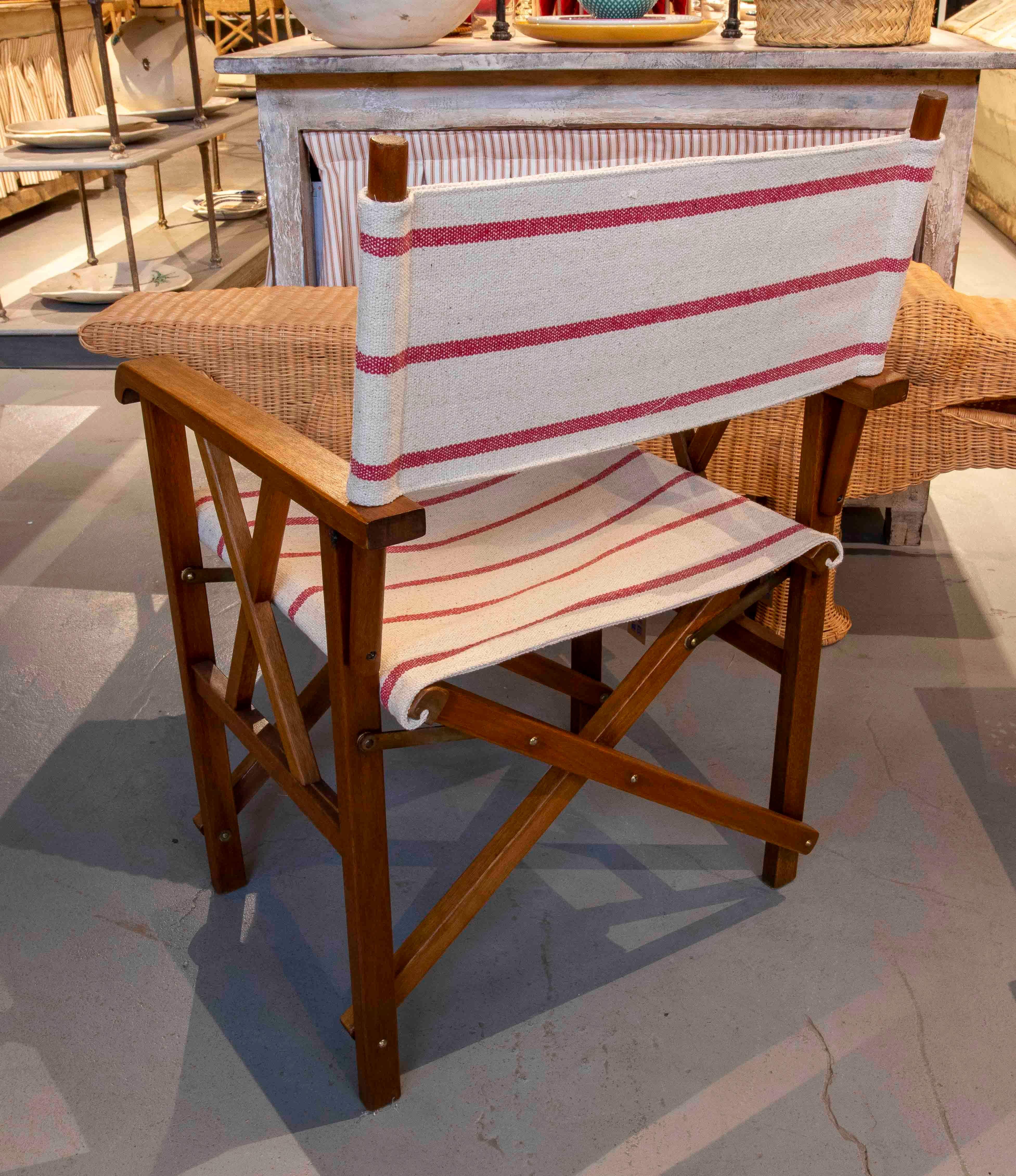 20th Century 1970s Set of 4 Vintage Director's Chairs in Wood and Red Striped Canvas For Sale