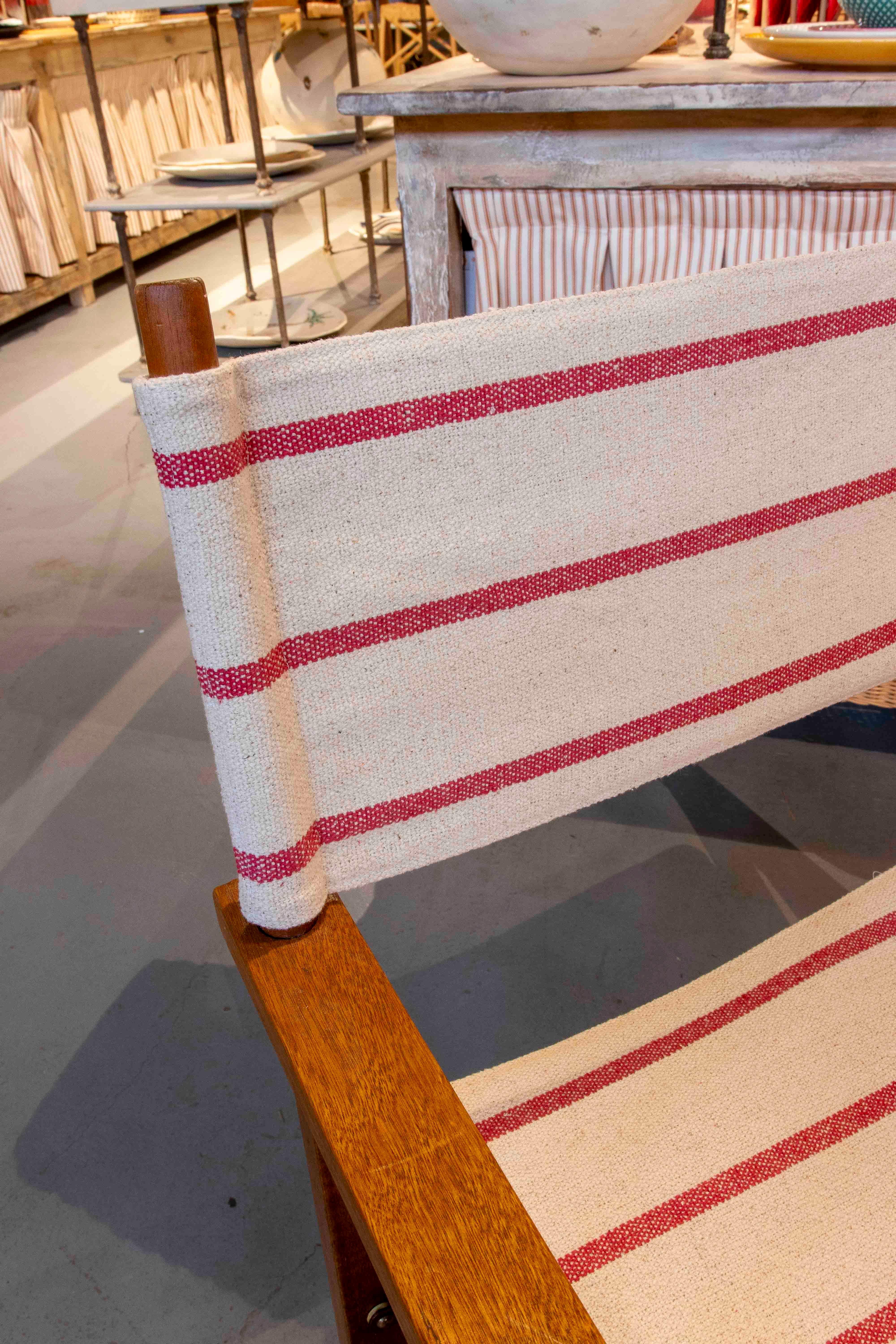 1970s Set of 4 Vintage Director's Chairs in Wood and Red Striped Canvas For Sale 2