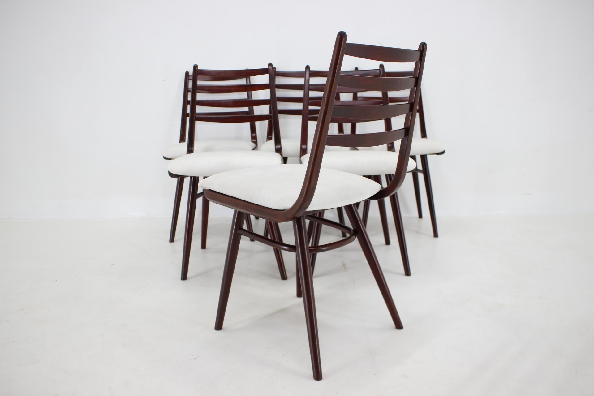 Ensemble de 6 chaises de salle à manger en hêtre Boomerang, Tchécoslovaquie, 1970  en vente 3