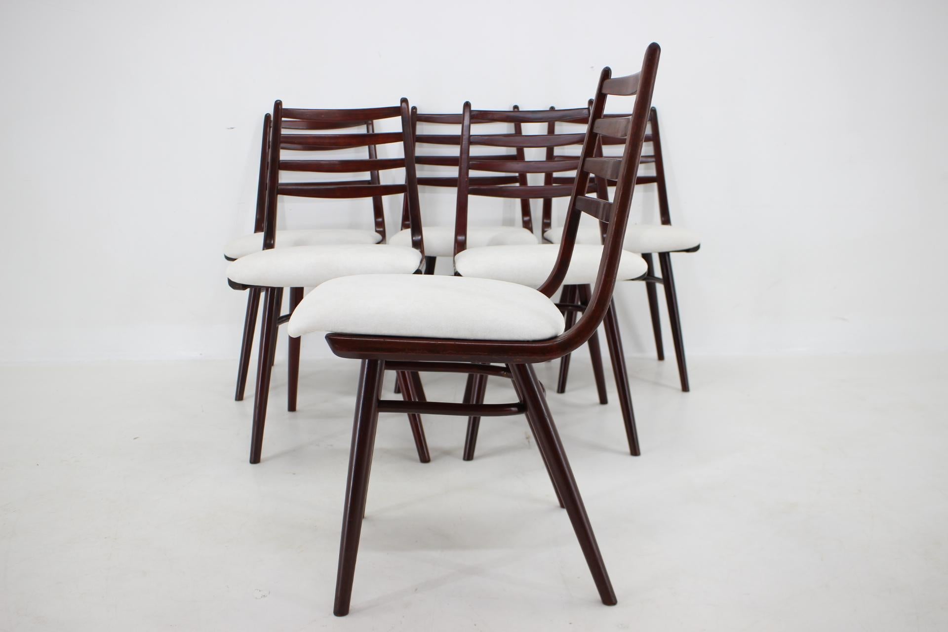 Ensemble de 6 chaises de salle à manger en hêtre Boomerang, Tchécoslovaquie, 1970  en vente 4