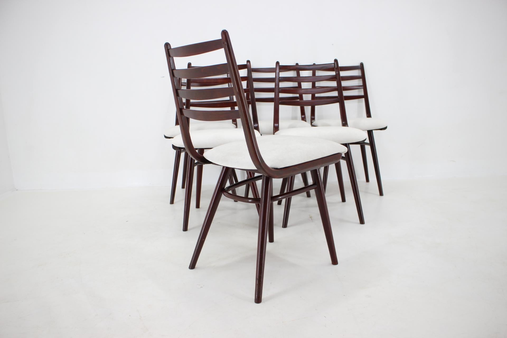 Ensemble de 6 chaises de salle à manger en hêtre Boomerang, Tchécoslovaquie, 1970  en vente 1