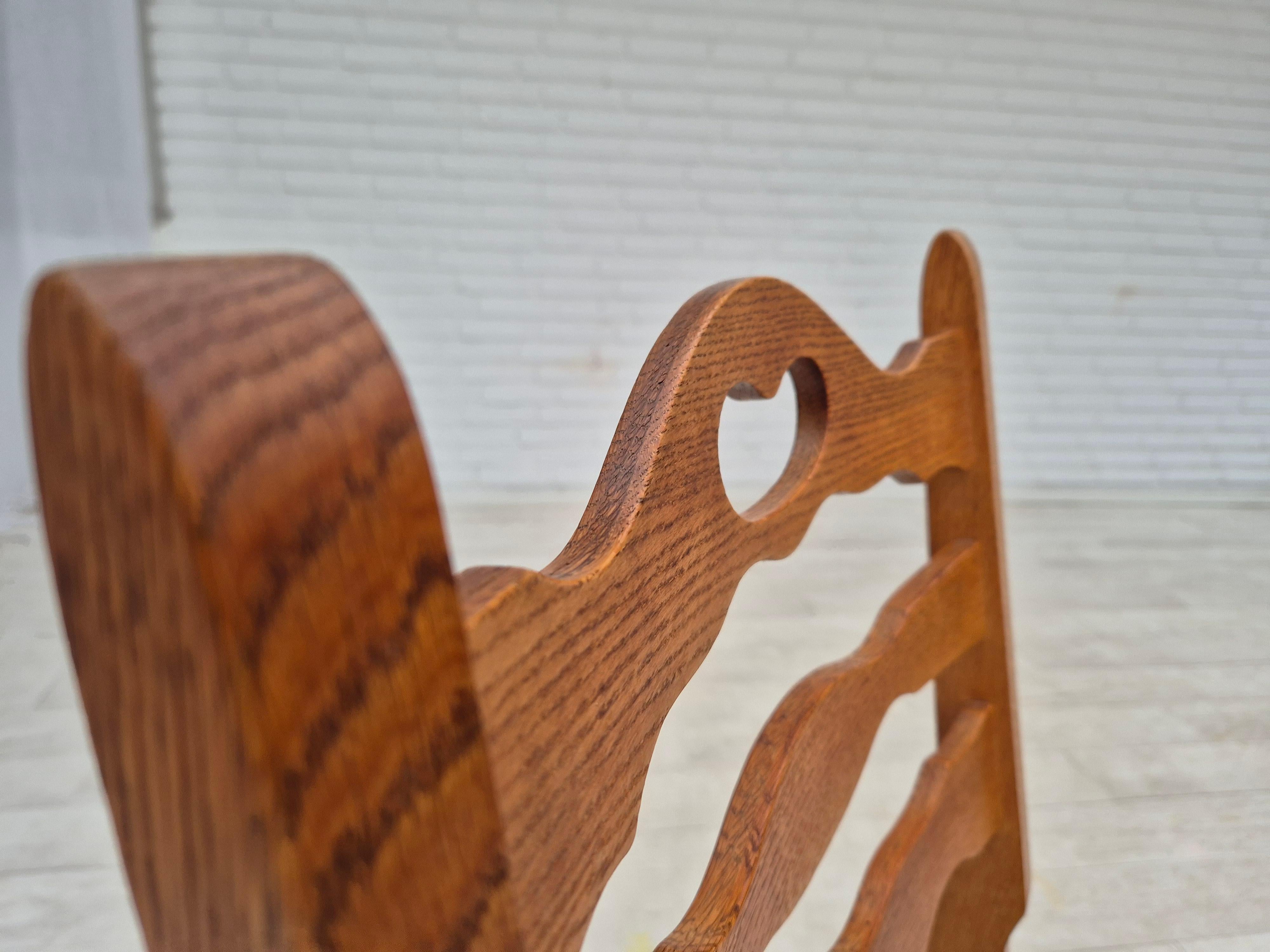 1970s, set of 6 Danish dining chairs, original condition, oak wood, wool. For Sale 6
