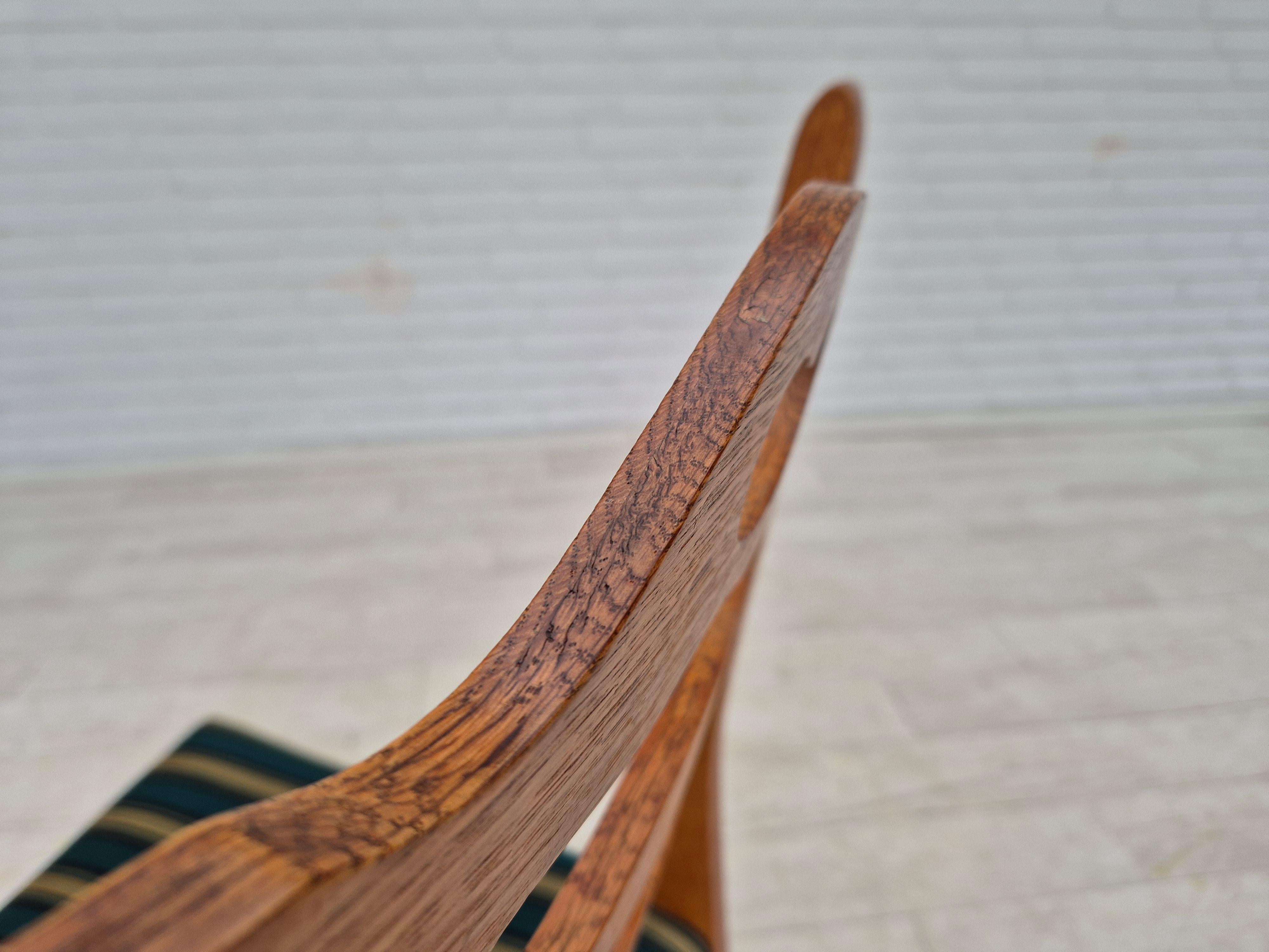 1970s, set of 6 Danish dining chairs, original condition, oak wood, wool. For Sale 10