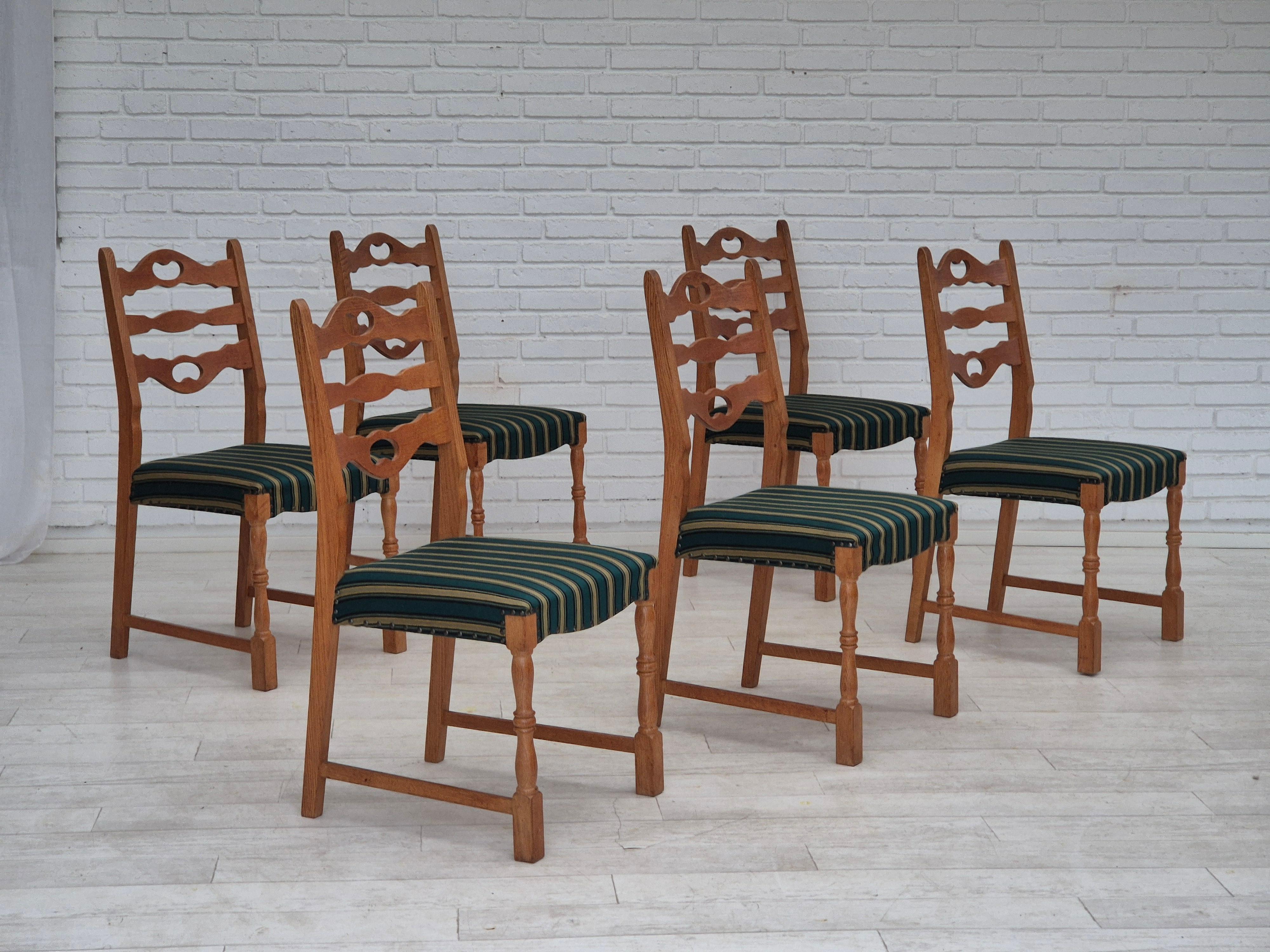1970s, set of 6 Danish dining chairs. Original very good condition: no smells, no stains, and stable construction. Solid oak wood, furniture wool fabric. Manufactured by Danish furniture maker in about 1970s. Chairs were checked by craftsman.