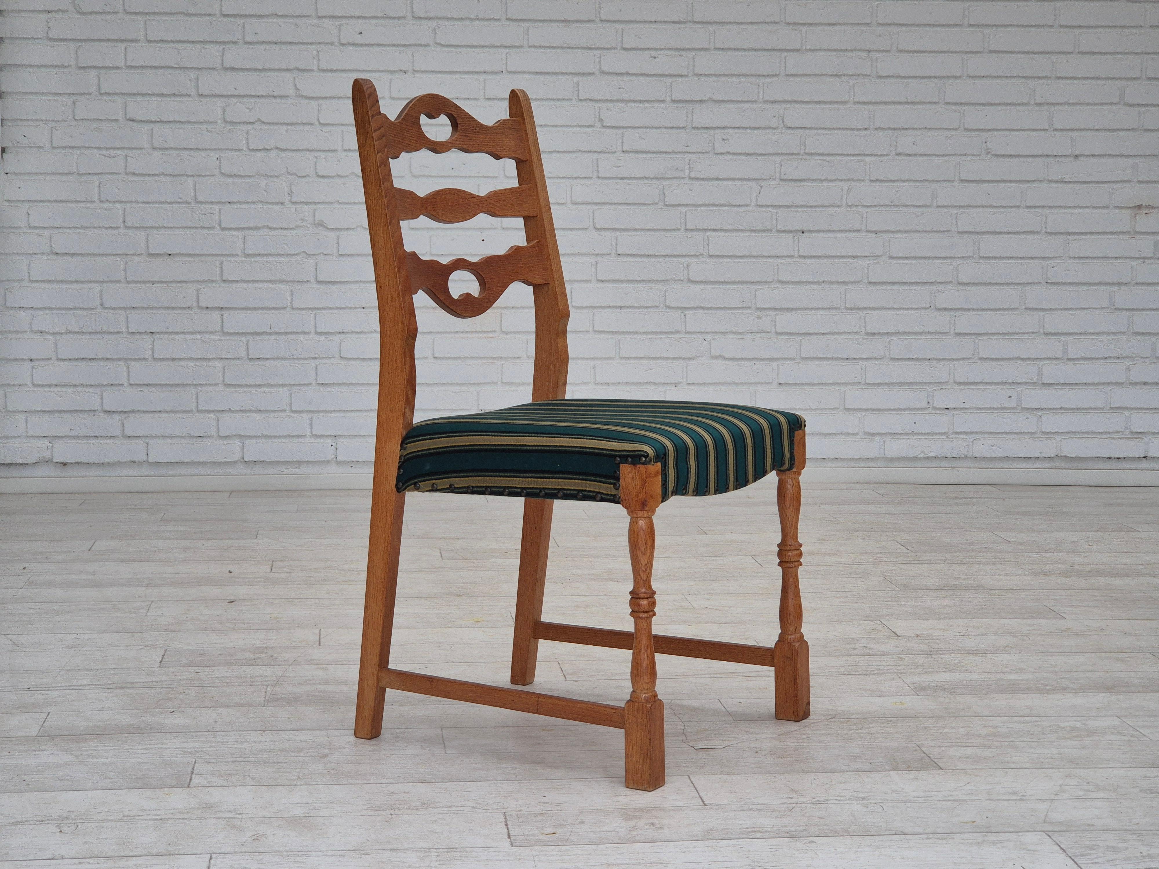 1970s, set of 6 Danish dining chairs, original condition, oak wood, wool. In Good Condition For Sale In Tarm, 82