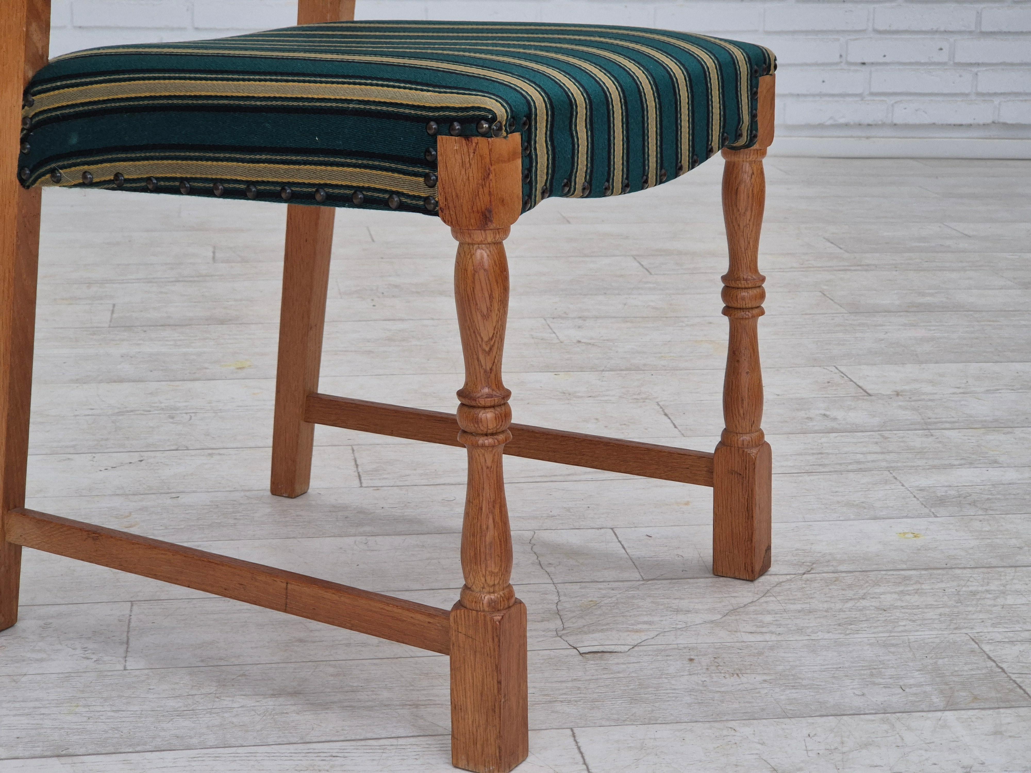 1970s, set of 6 Danish dining chairs, original condition, oak wood, wool. For Sale 3