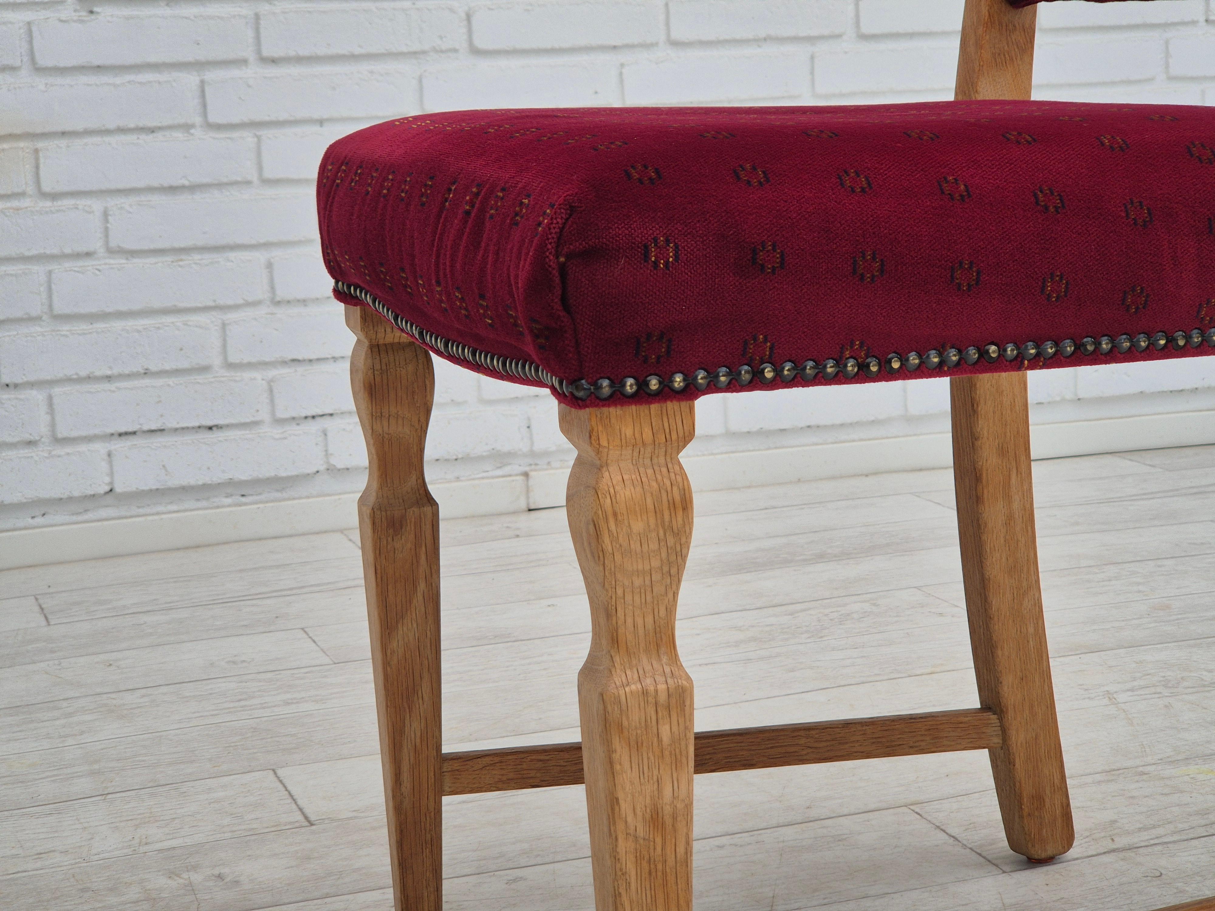 1970s, set of 6 Danish dinning chairs, very good condition, oak wood. For Sale 10