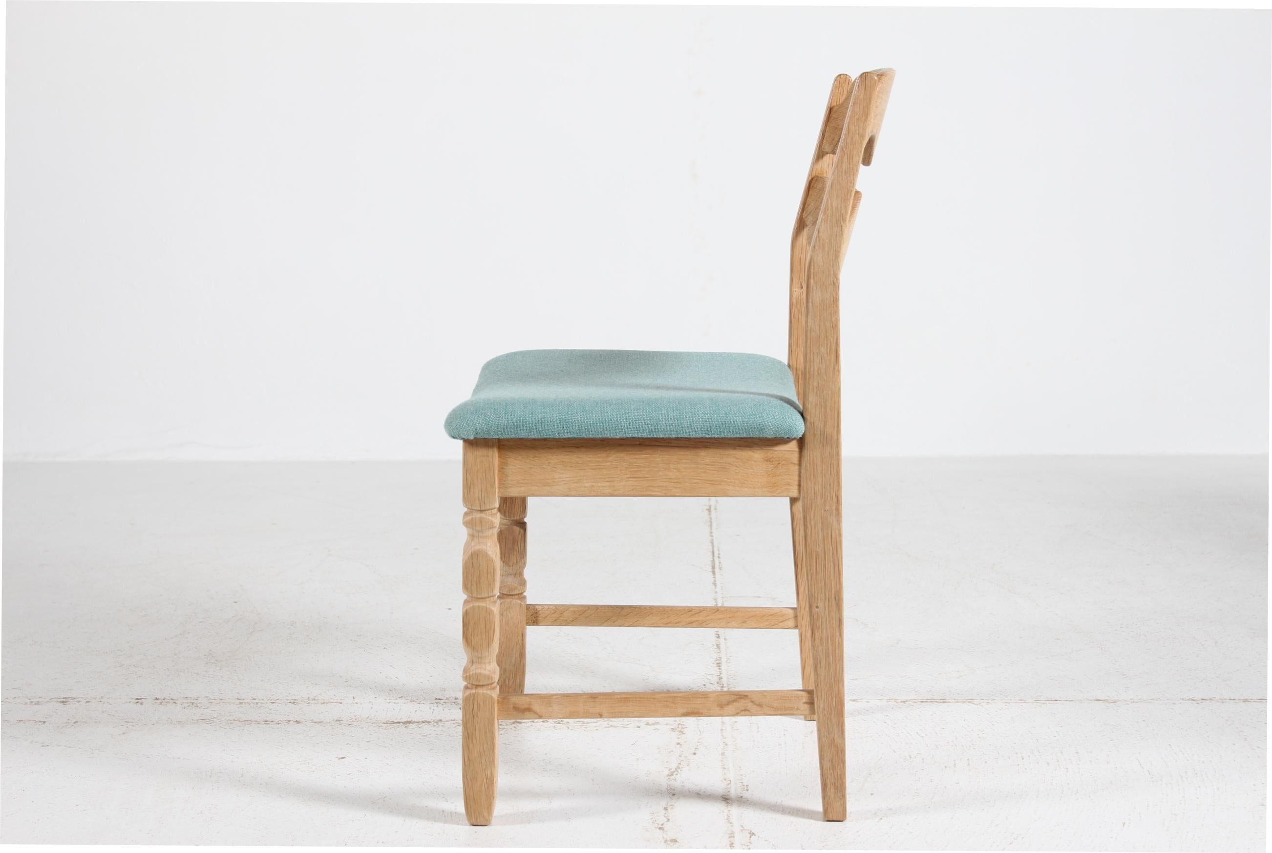 1970er Set von 6 dänischen Henning Kjærnulf Razor Blade Stühlen aus massiver Oak im Angebot 2