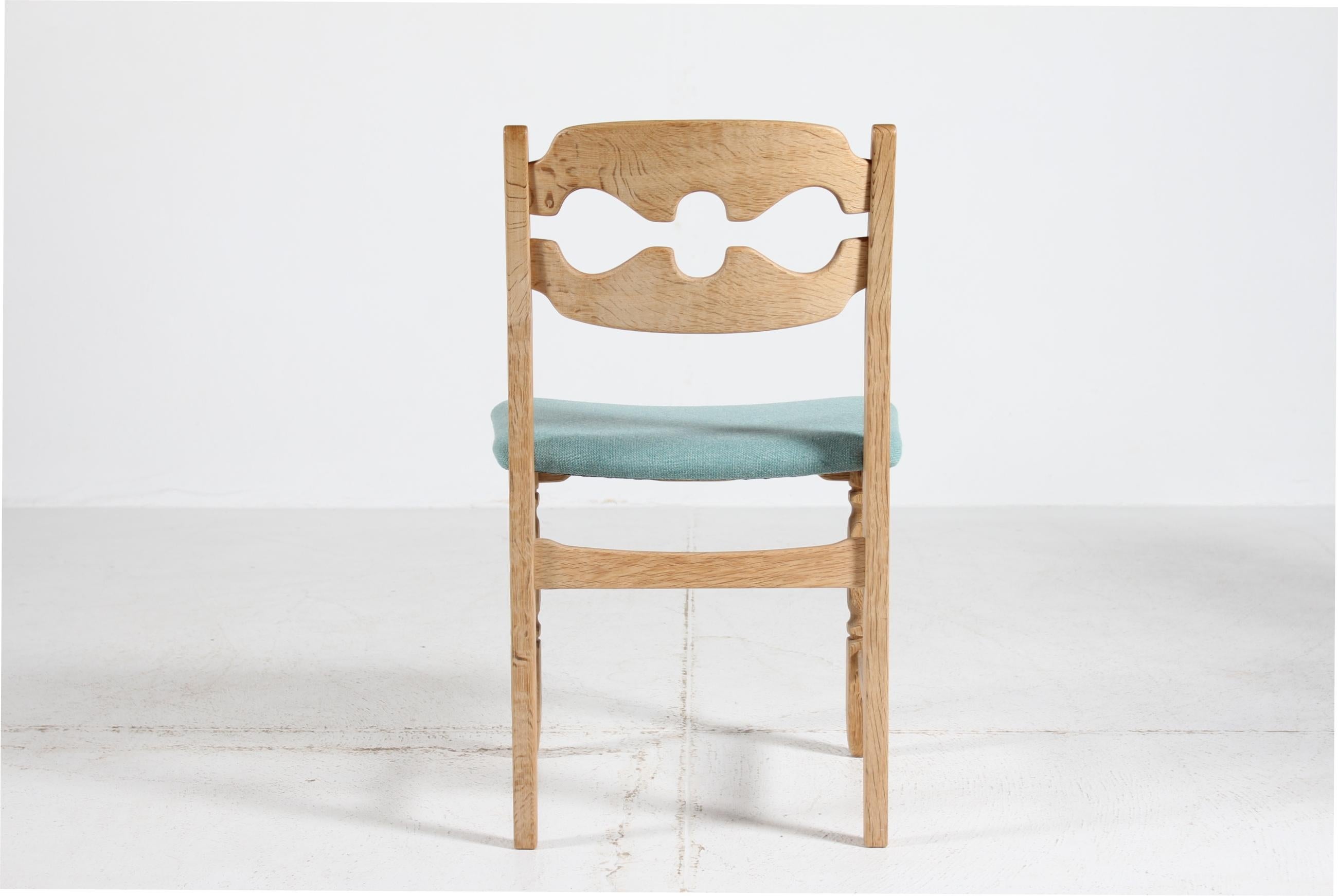 1970er Set von 6 dänischen Henning Kjærnulf Razor Blade Stühlen aus massiver Oak im Angebot 3