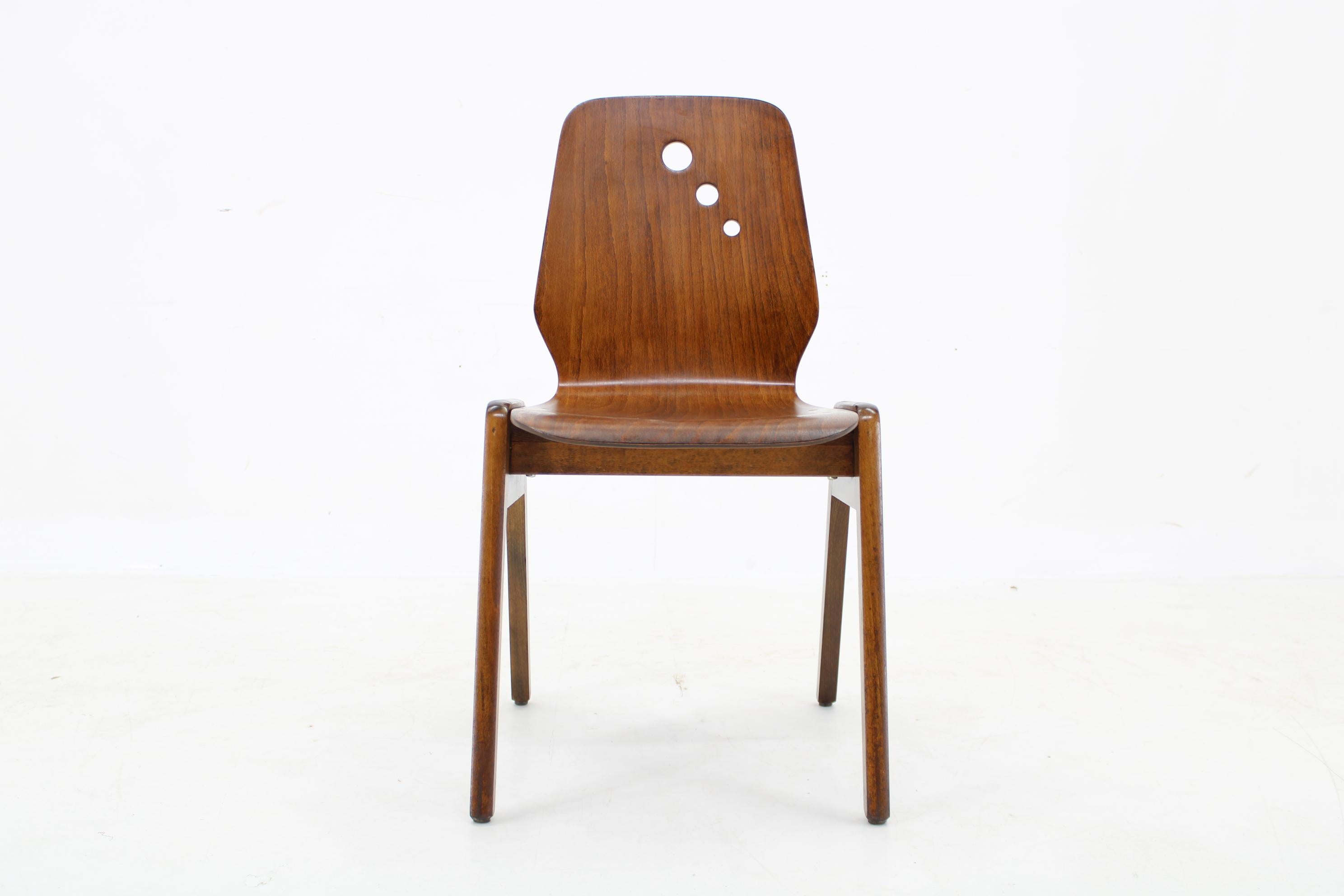 1970s Set of 7 Beech Stuckable Dining Chairs, Germany In Good Condition For Sale In Praha, CZ