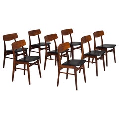 1970s, set of 8 Danish dinning chairs, solid teak wood, original condition.