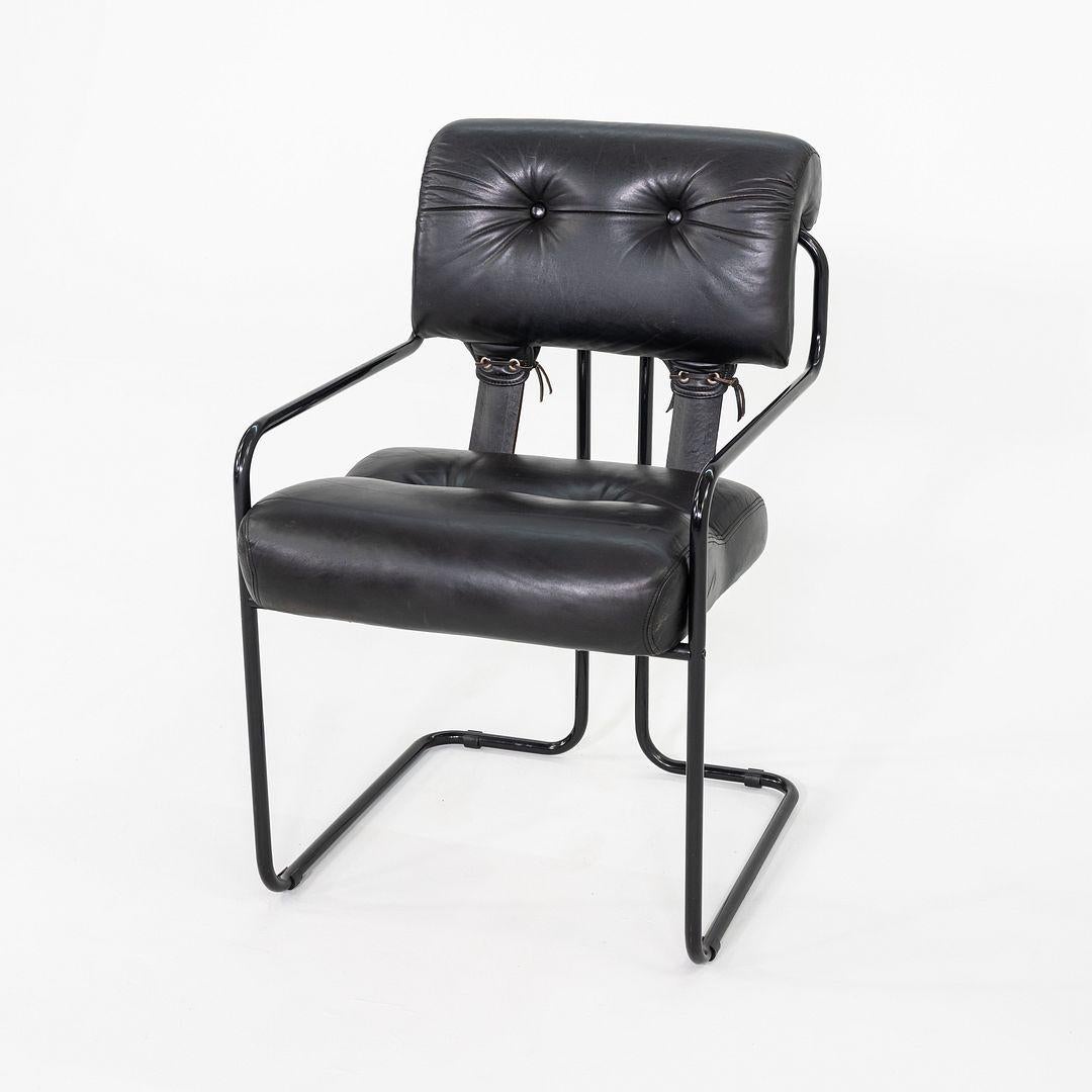 Il s'agit d'un ensemble exceptionnel de huit chaises de salle à manger Tucroma, conçues par Guido Faleschini pour i4 Mariani en 1971. i4 Mariani est la division de design italien spécialisée de la Collection Pace. Bien que ce modèle ait été relancé