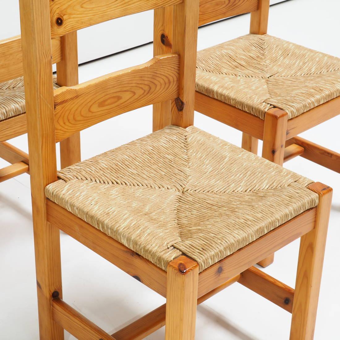 1970’s set of chairs in pine wood with straw seat For Sale 1