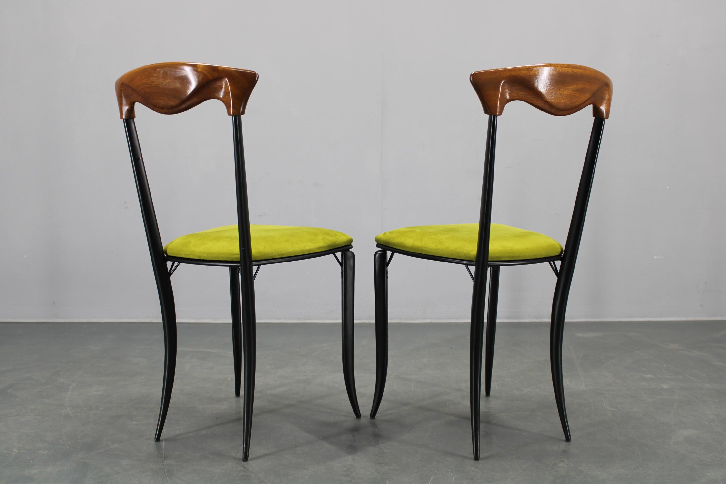1970 Ensemble de huit chaises de salle à manger Charme par Fasem, Italie en vente 2
