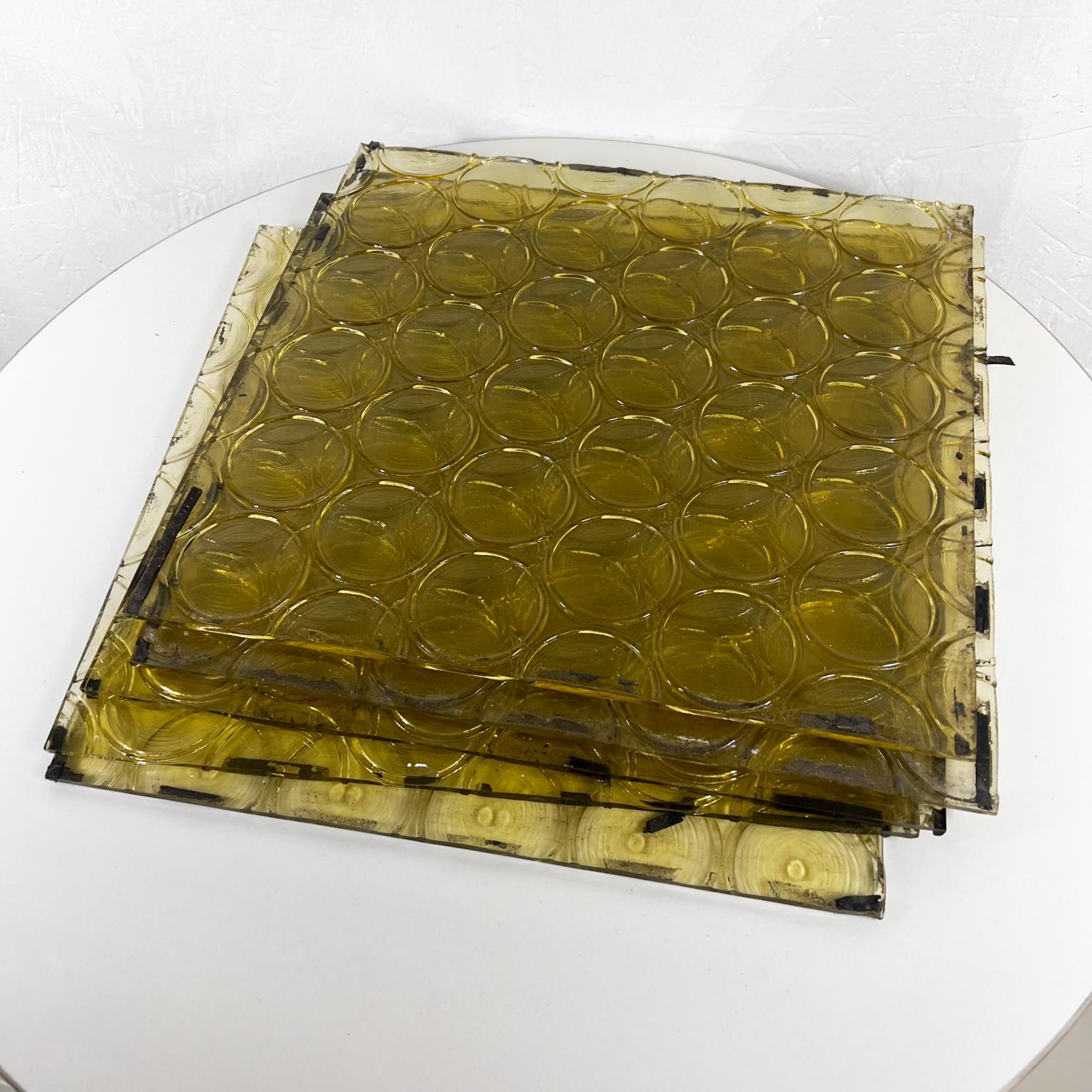 Ensemble de cinq panneaux de verre ambrés vintage des années 1970 - Art optique moderne en vente 4