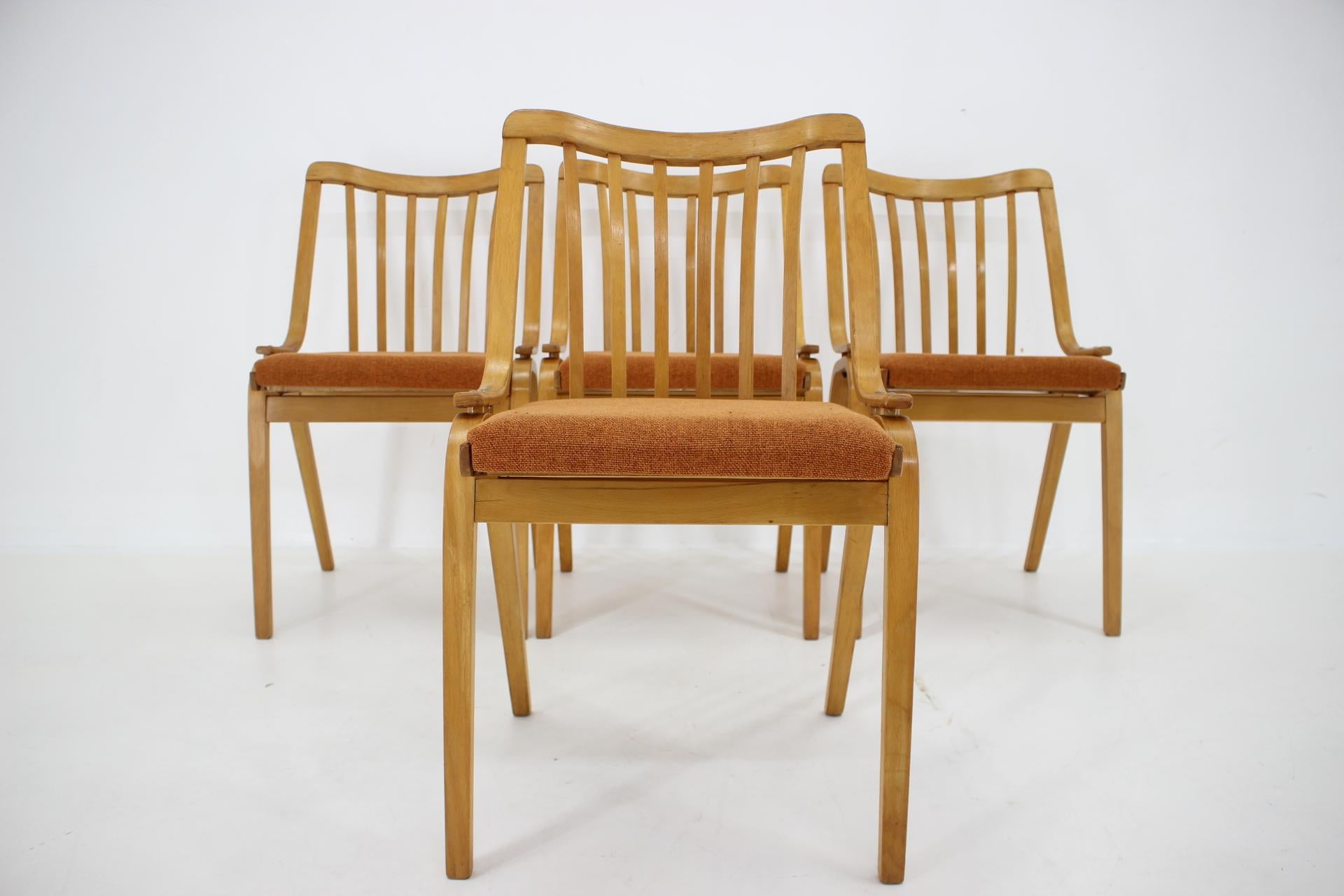 Mid-Century Modern Ensemble de quatre chaises de salle à manger Antonin Suman des années 1970 par Ton, Tchécoslovaquie en vente