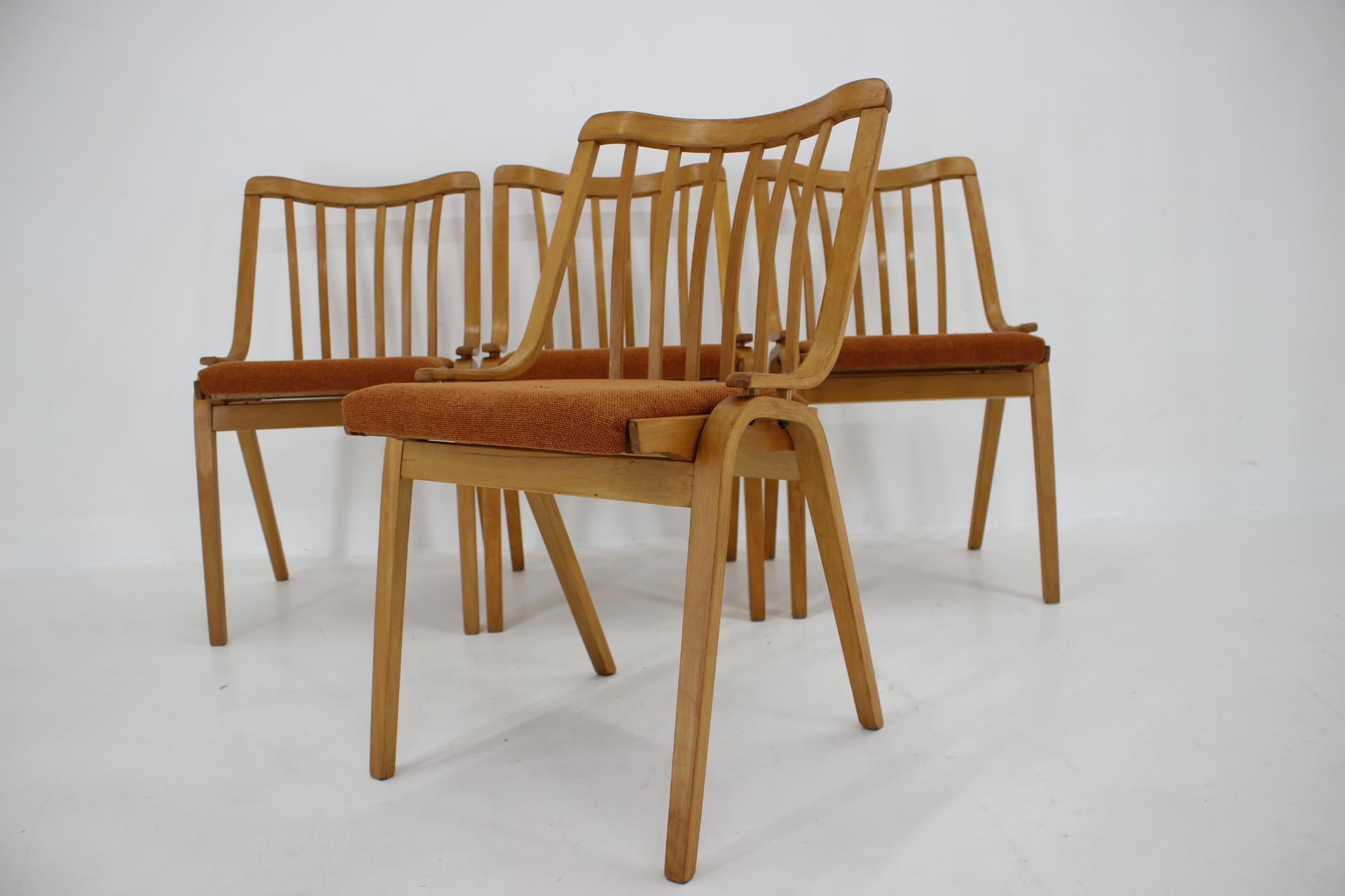 1970s Set of Four Antonin Suman Dining Chairs by Ton, Czechoslovakia In Good Condition For Sale In Praha, CZ