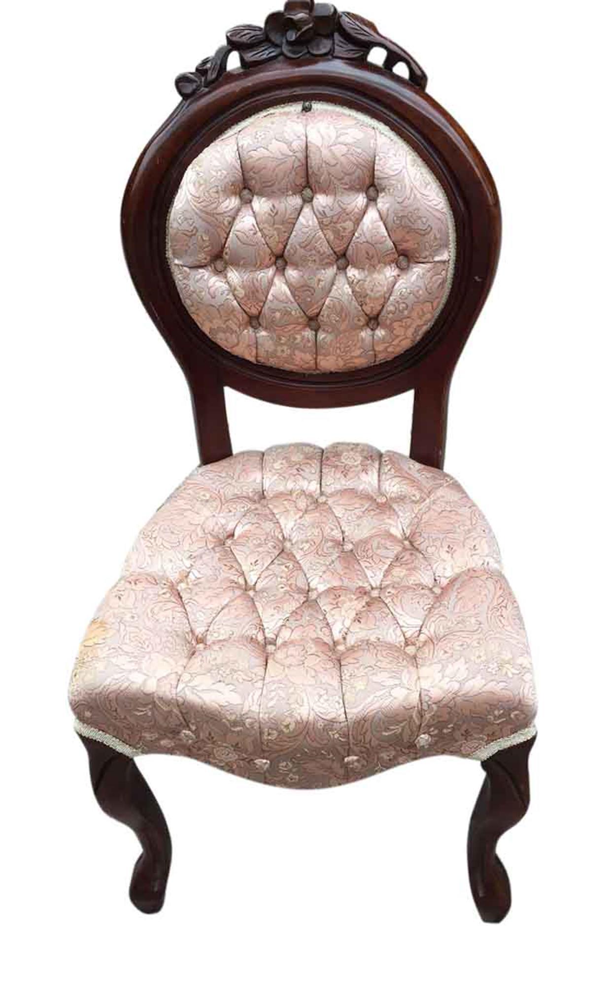 Late 20th Century 1970s Set of Four Carved French Dining Chairs with Tufted Pink Silk Upholstery