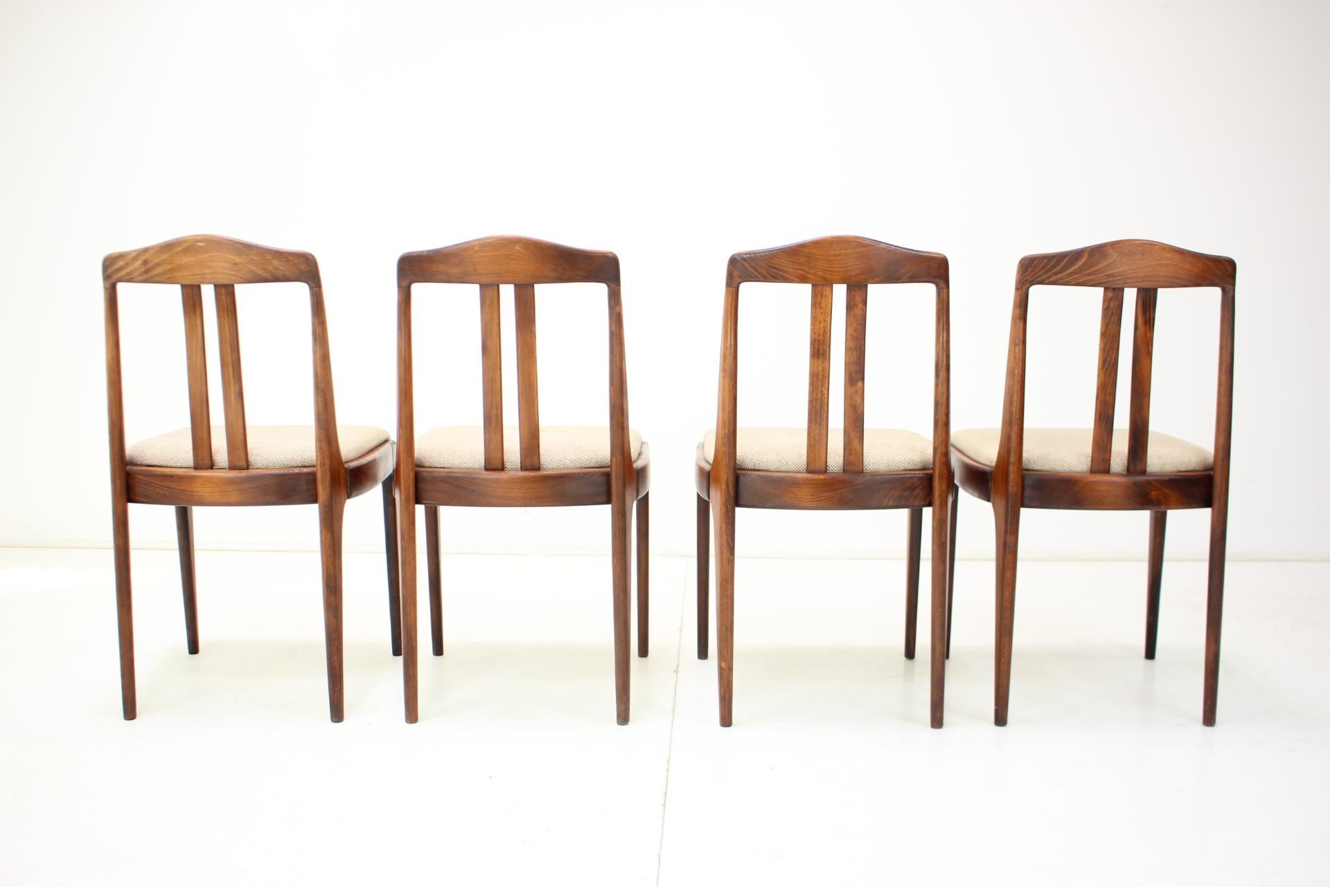 Tessuto Set di quattro sedie da pranzo anni '70 di Drevotvar, Cecoslovacchia in vendita