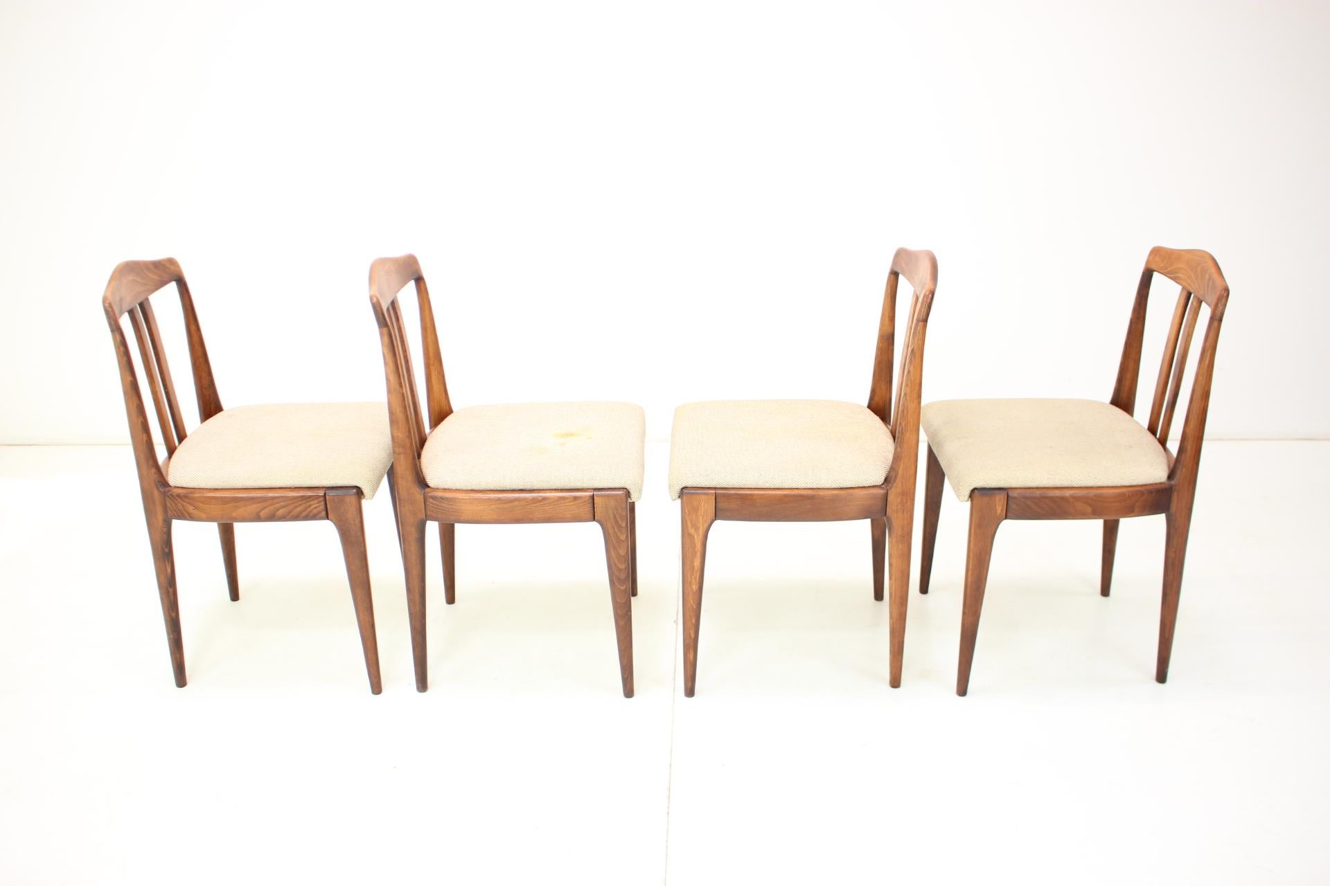Ensemble de quatre chaises de salle à manger des années 1970 par Drevotvar, Tchécoslovaquie en vente 1
