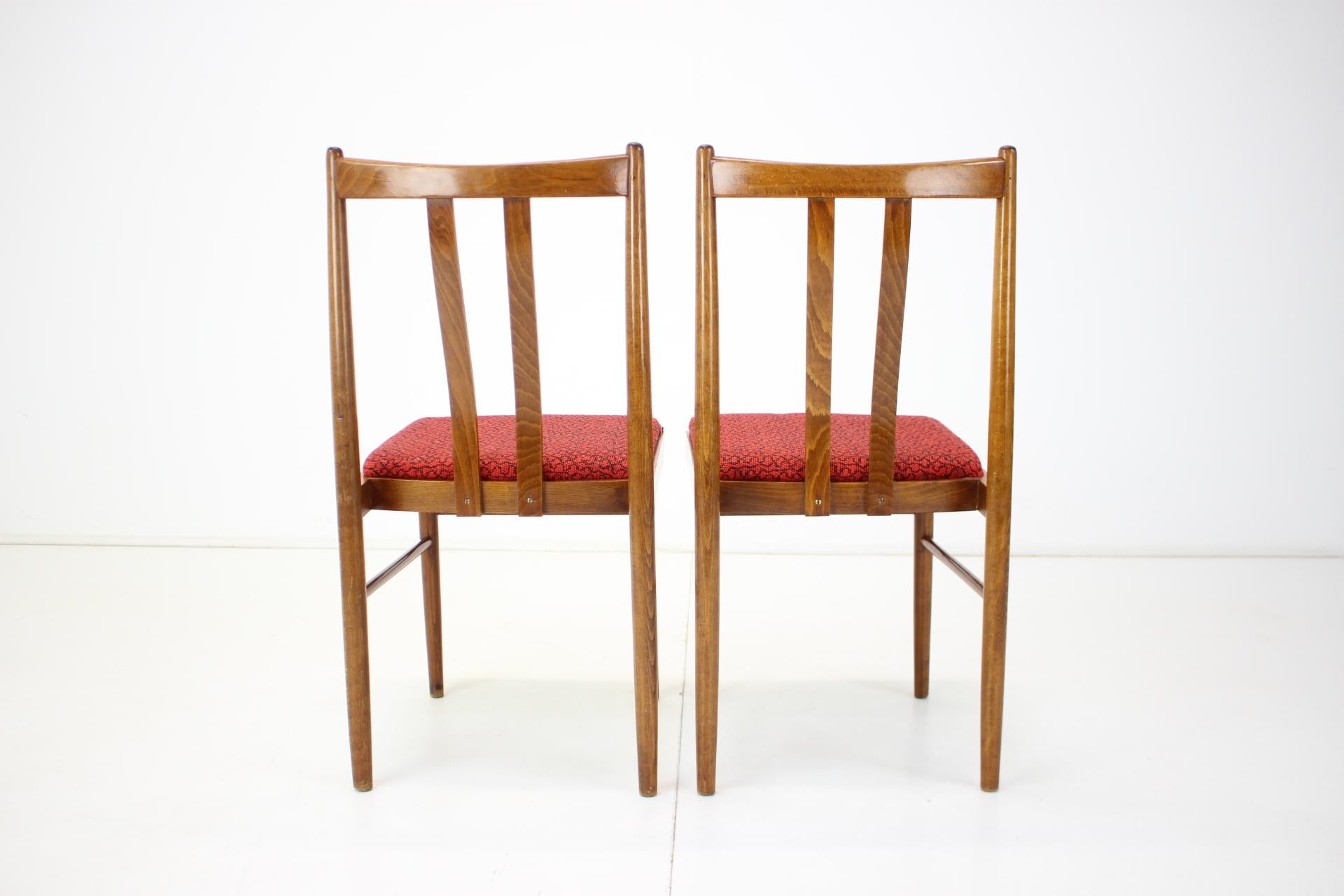 Tissu Ensemble de quatre chaises de salle à manger des années 1970, Tchécoslovaquie en vente